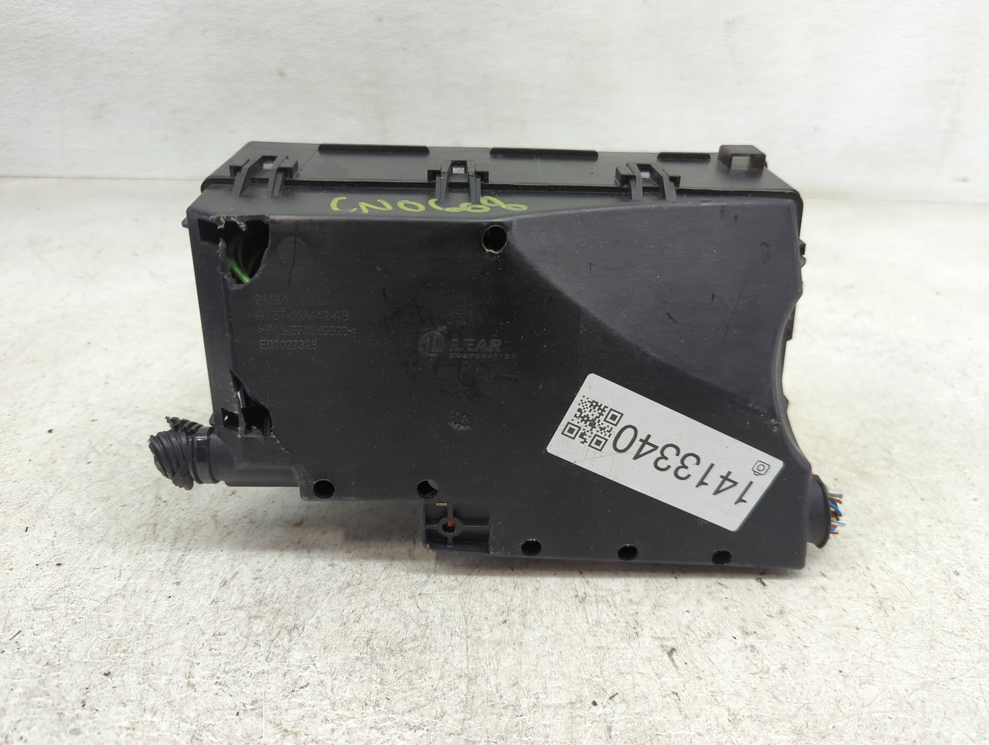 2017 Ford Escape Fusebox Fuse Box Panel Relay Module P/N:GJ7T-14A076-BA 19648 000 001 Fits OEM Used Auto Parts - Oemusedauto