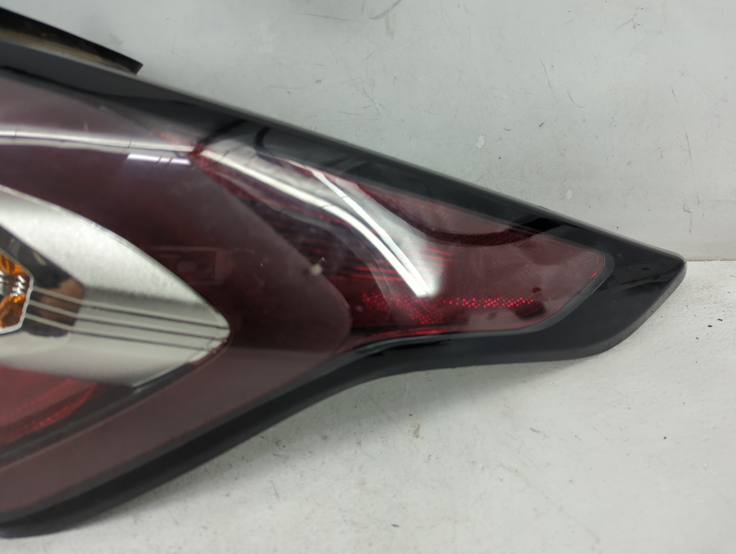 2017-2018 Ford Escape Tail Light Assembly Passenger Right OEM P/N:GJ54-13404-BG GJ54-13404-BH, GJ54-13404-AG Fits Fits 2017 