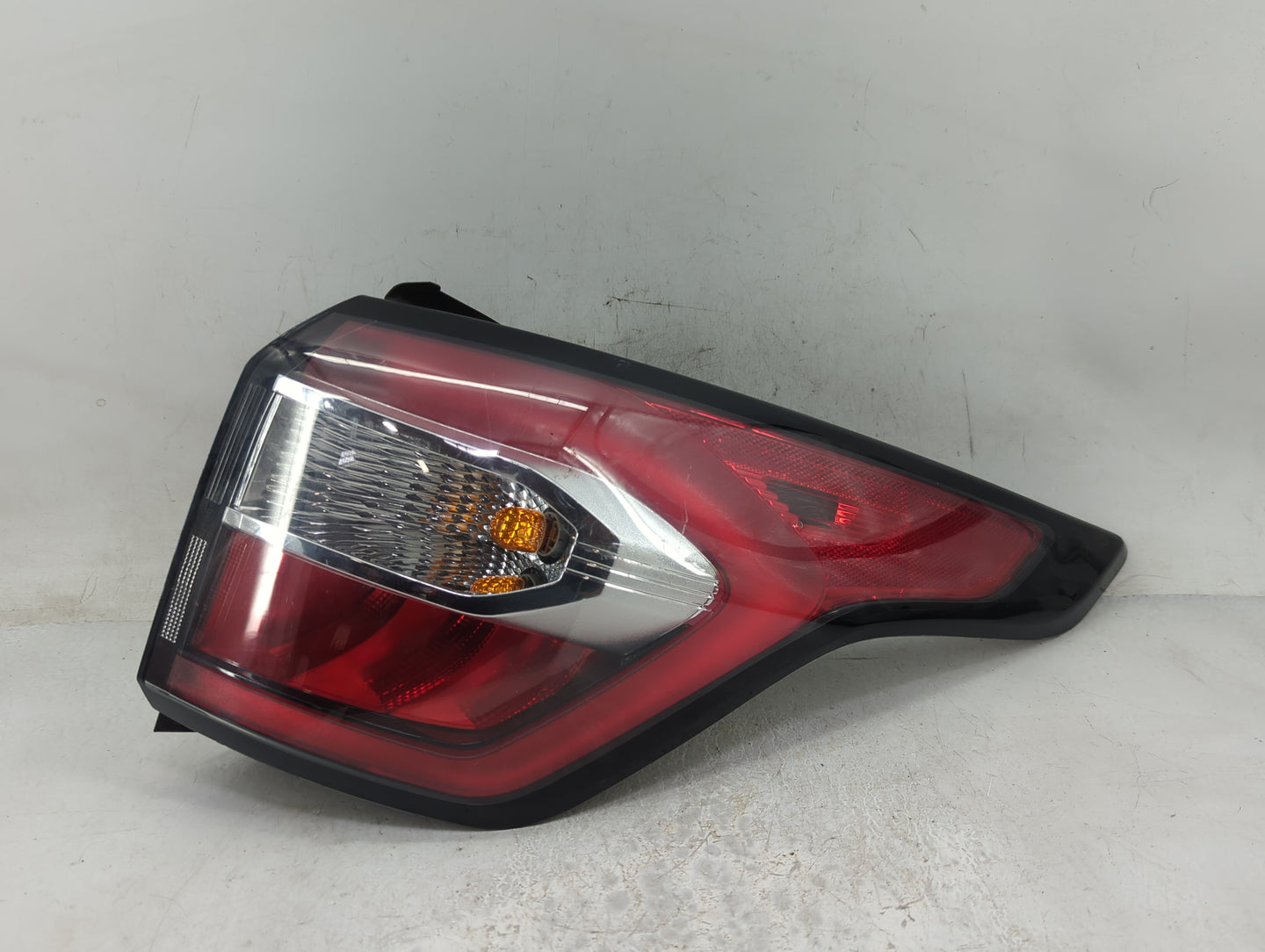 2017-2018 Ford Escape Tail Light Assembly Passenger Right OEM P/N:GJ54-13404-AF GJ54-13404-BG, GJ54-13404-BH Fits Fits 2017 