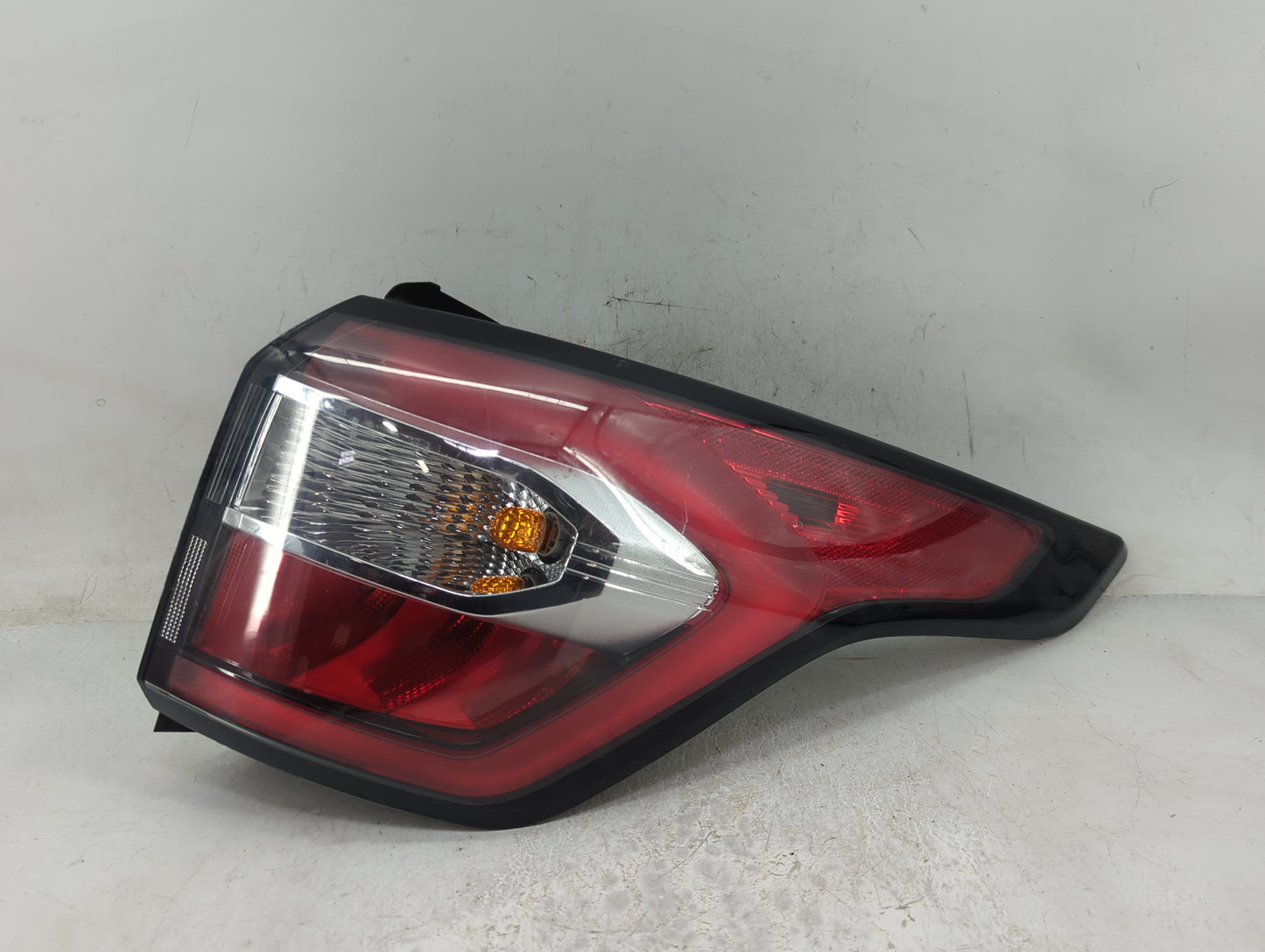 2017-2018 Ford Escape Tail Light Assembly Passenger Right OEM P/N:GJ54-13404-AF GJ54-13404-BG, GJ54-13404-BH Fits Fits 2017 