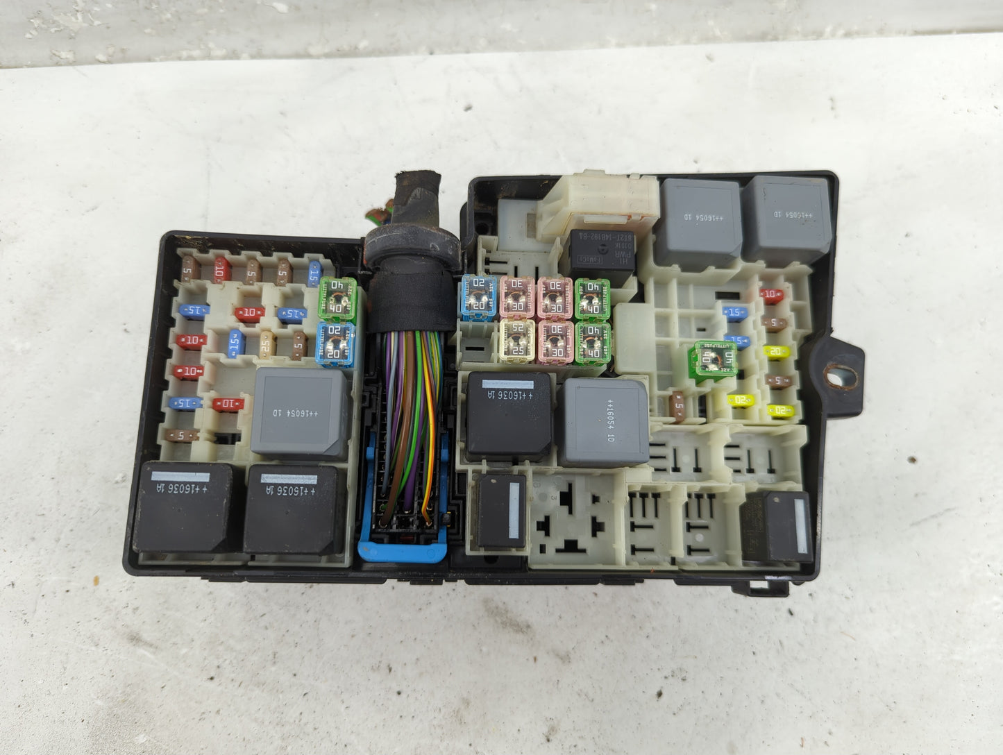 2017 Ford Escape Fusebox Fuse Box Panel Relay Module P/N:GJ7T-14A076-BA 19648 000 001, 21090 000 001 Fits OEM Used Auto Part