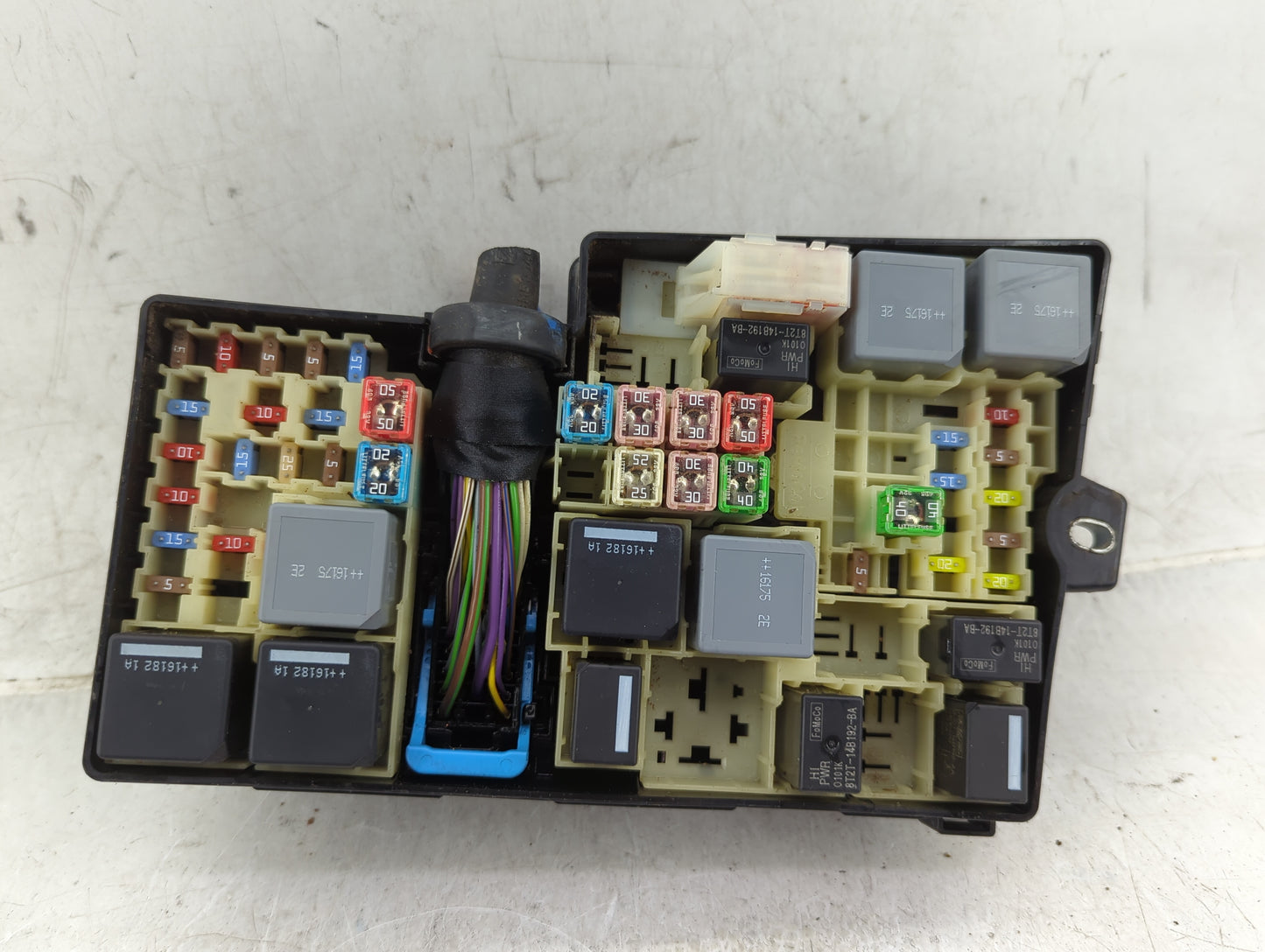 2017 Ford Escape Fusebox Fuse Box Panel Relay Module P/N:19648 000 001 GJ7T-14A076-BA, 21090 000 001 Fits OEM Used Auto Part