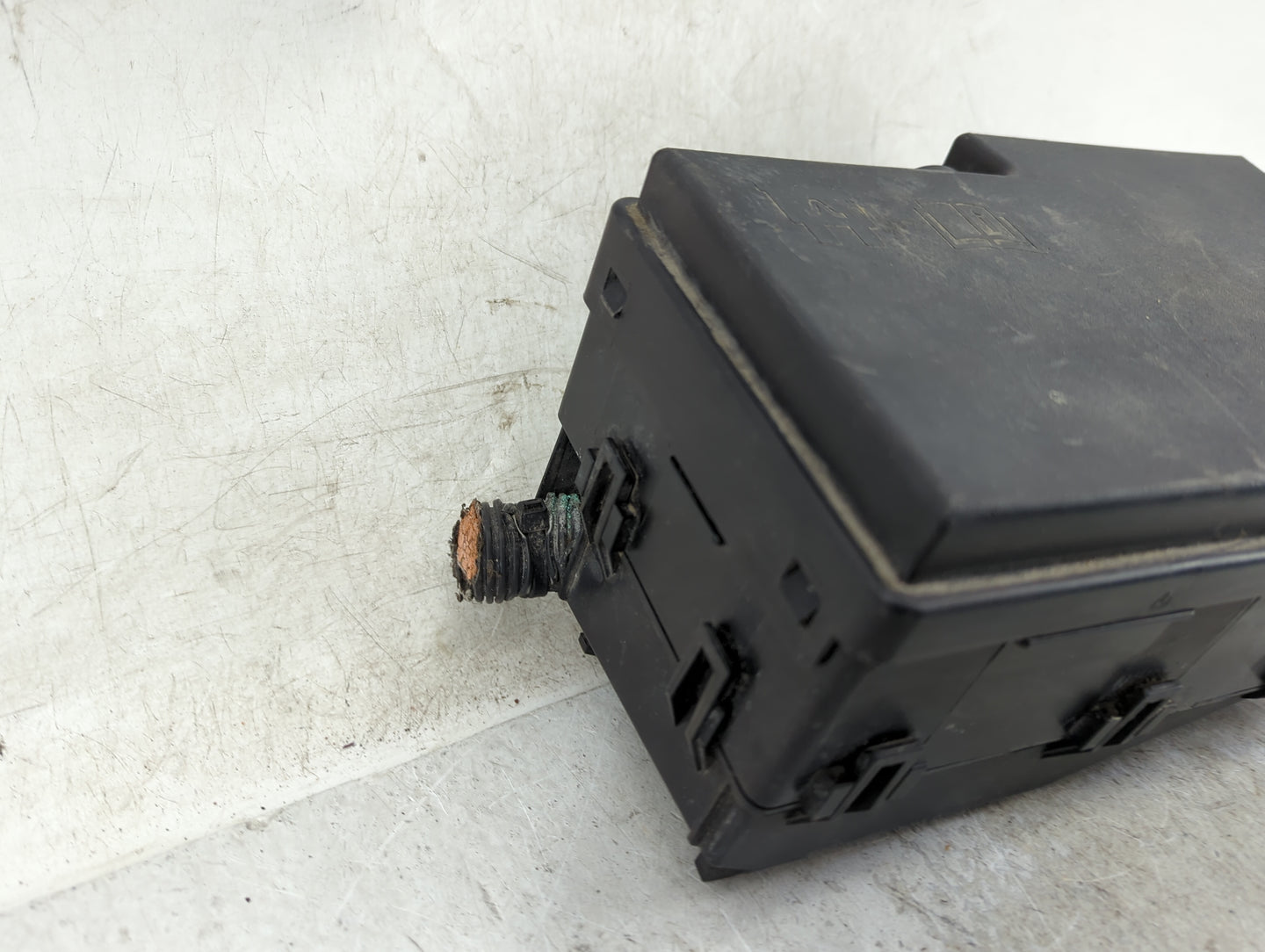 2017 Ford Escape Fusebox Fuse Box Panel Relay Module P/N:E02345500 AV6T-14A067-AD Fits OEM Used Auto Parts - Oemusedautopart