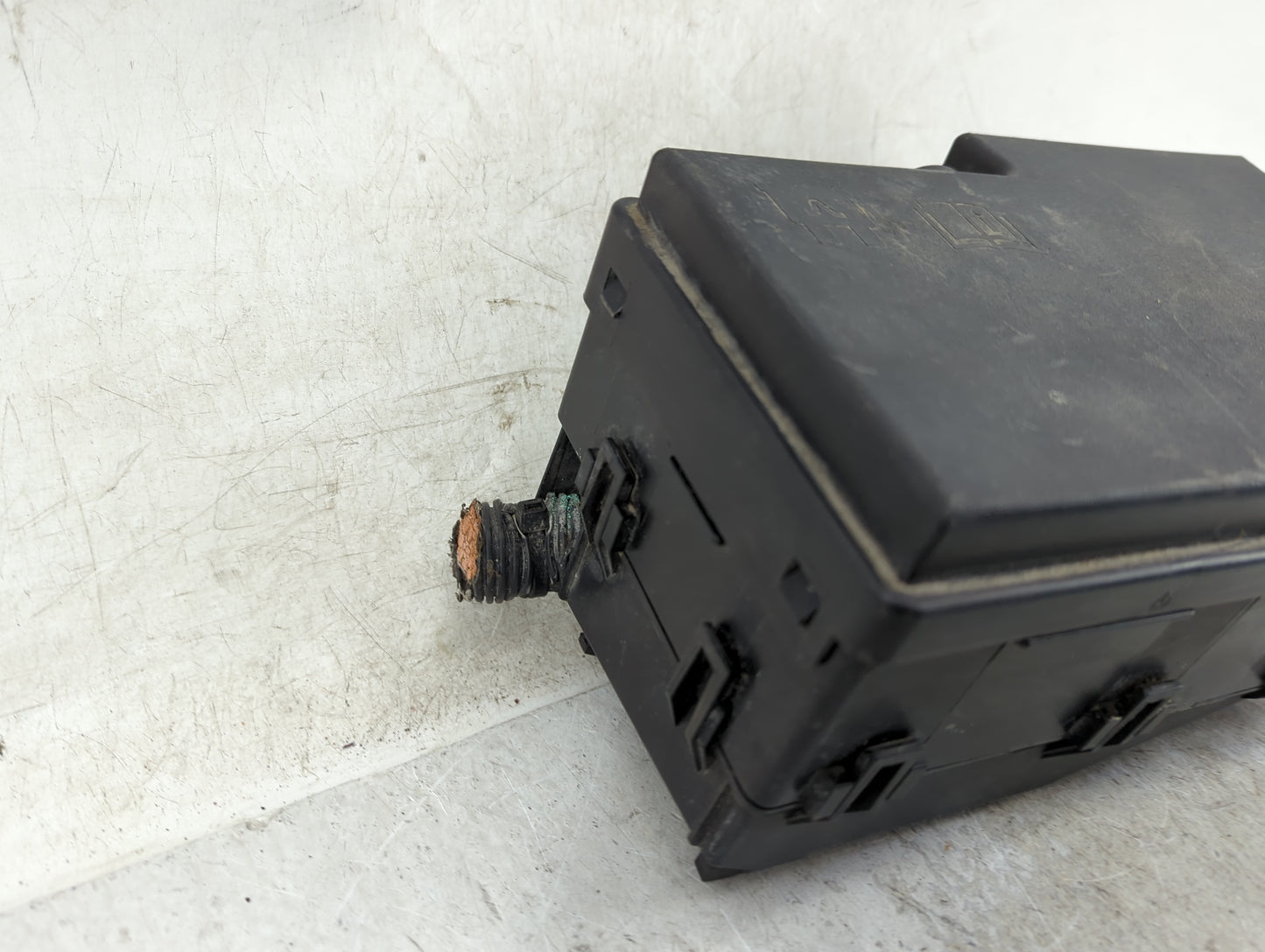 2017 Ford Escape Fusebox Fuse Box Panel Relay Module P/N:E02345500 AV6T-14A067-AD Fits OEM Used Auto Parts - Oemusedautopart