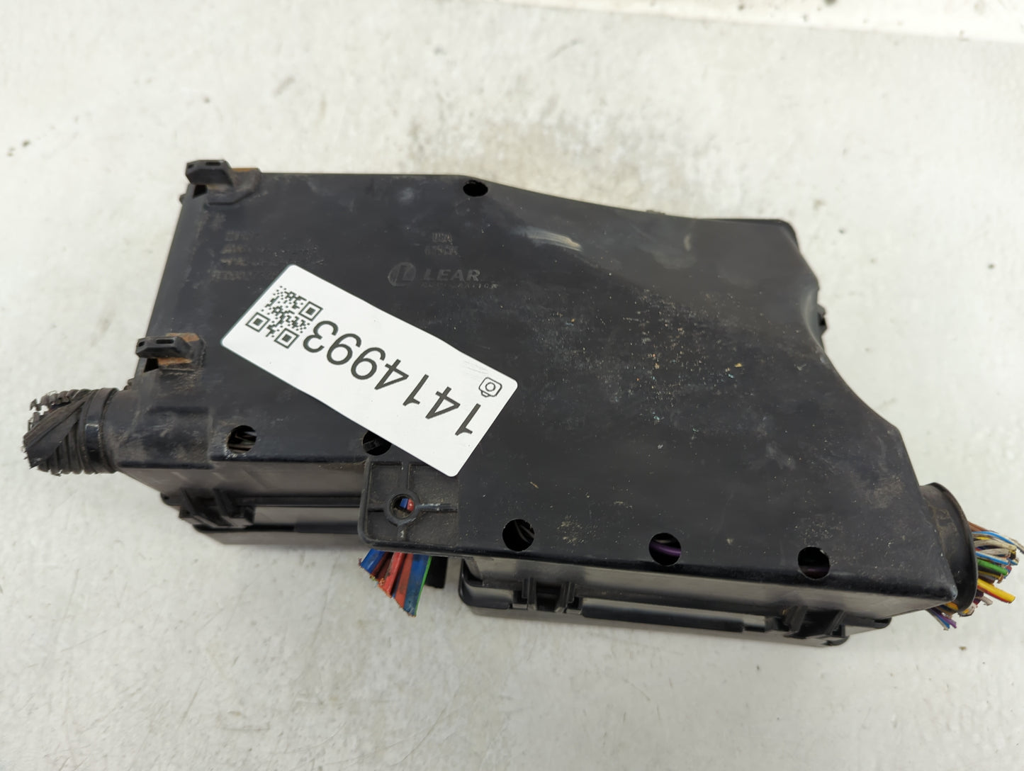 2017 Ford Escape Fusebox Fuse Box Panel Relay Module P/N:E02345500 AV6T-14A067-AD Fits OEM Used Auto Parts - Oemusedautopart