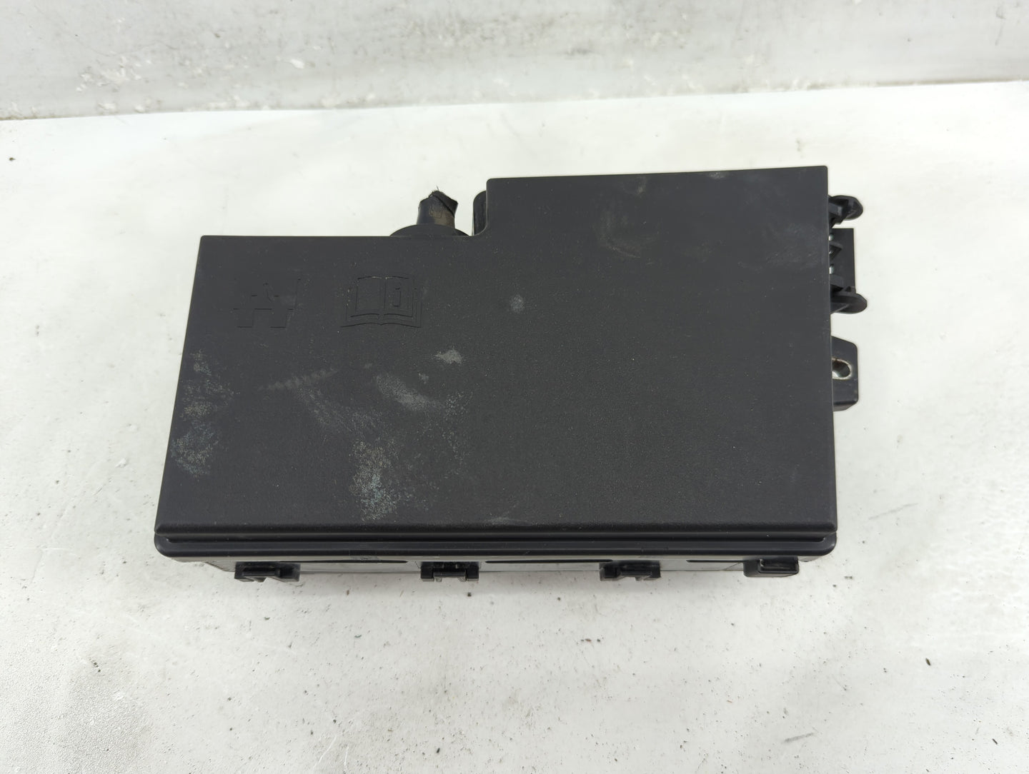 2017 Ford Escape Fusebox Fuse Box Panel Relay Module P/N:E00027328 AV6T-14A142-AB Fits OEM Used Auto Parts - Oemusedautopart