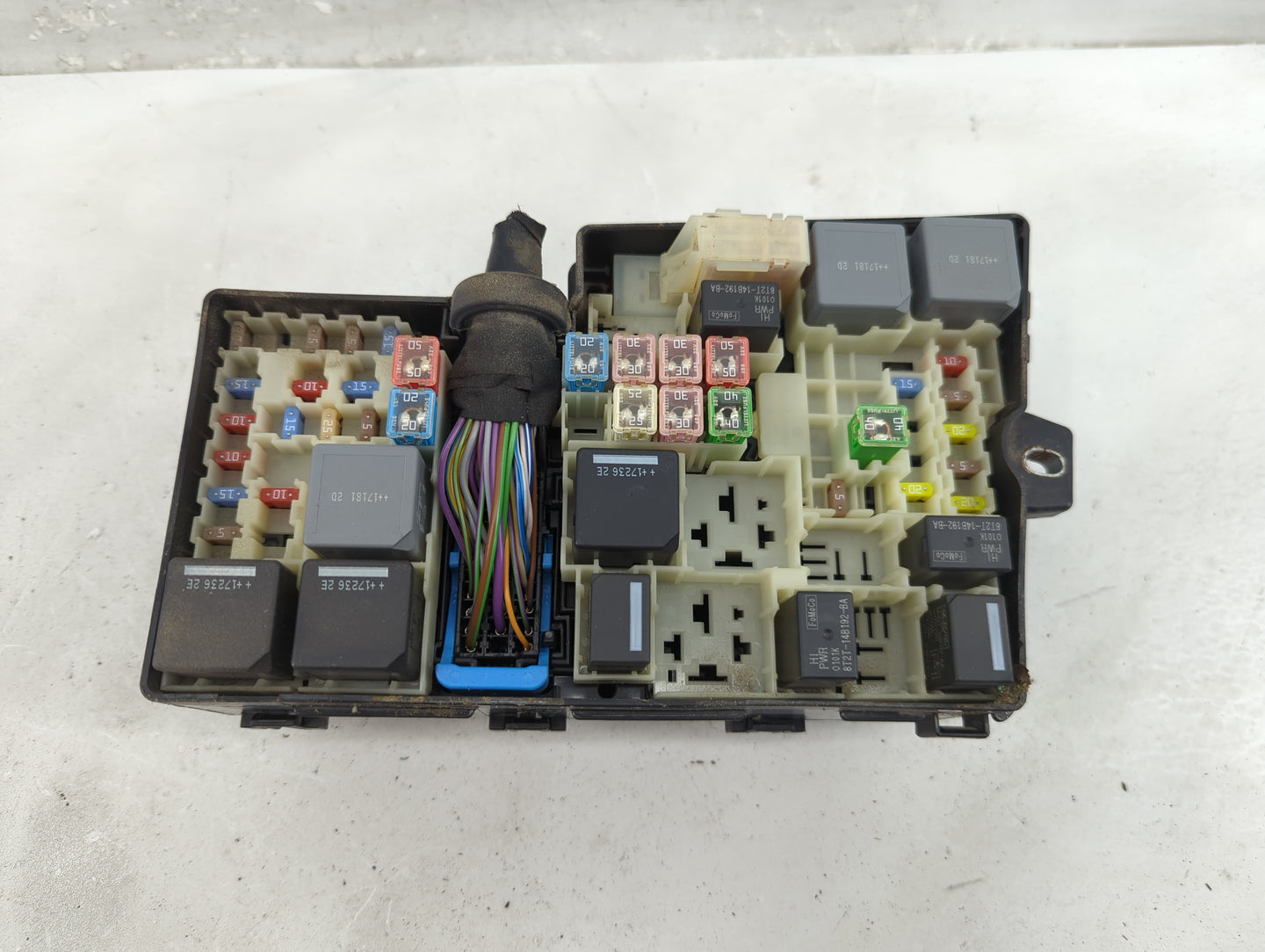 2017 Ford Escape Fusebox Fuse Box Panel Relay Module P/N:E00027328 AV6T-14A142-AB Fits OEM Used Auto Parts - Oemusedautopart