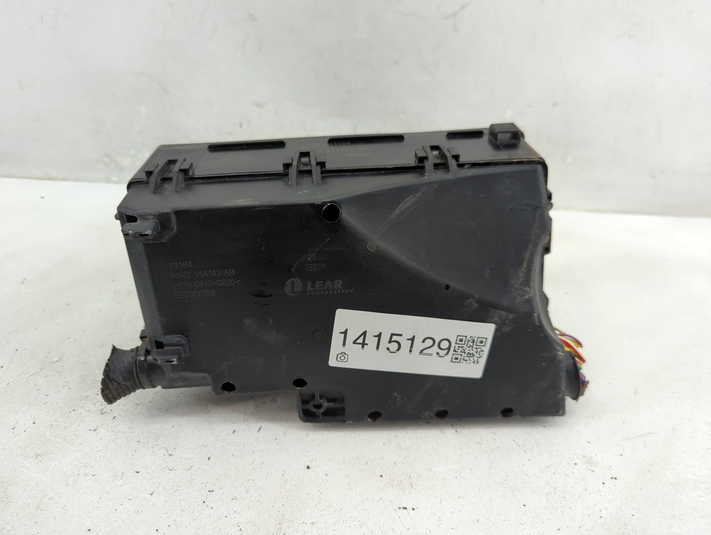 2017 Ford Escape Fusebox Fuse Box Panel Relay Module P/N:E00027328 AV6T-14A142-AB Fits OEM Used Auto Parts - Oemusedautopart