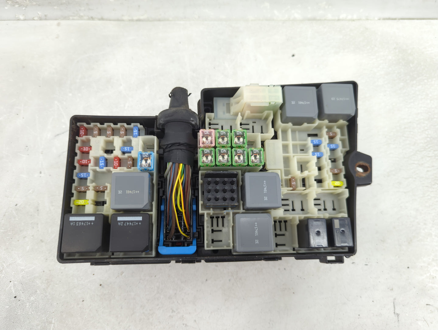 2017 Ford Escape Fusebox Fuse Box Panel Relay Module P/N:AV6T-14A067-AD Fits OEM Used Auto Parts - Oemusedautoparts1.com