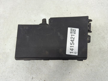 2017 Ford Escape Fusebox Fuse Box Panel Relay Module P/N:GJ7T-14A076-BA 19648 000 001, 21090 000 001, AV6T-14A142-AB Fits OE