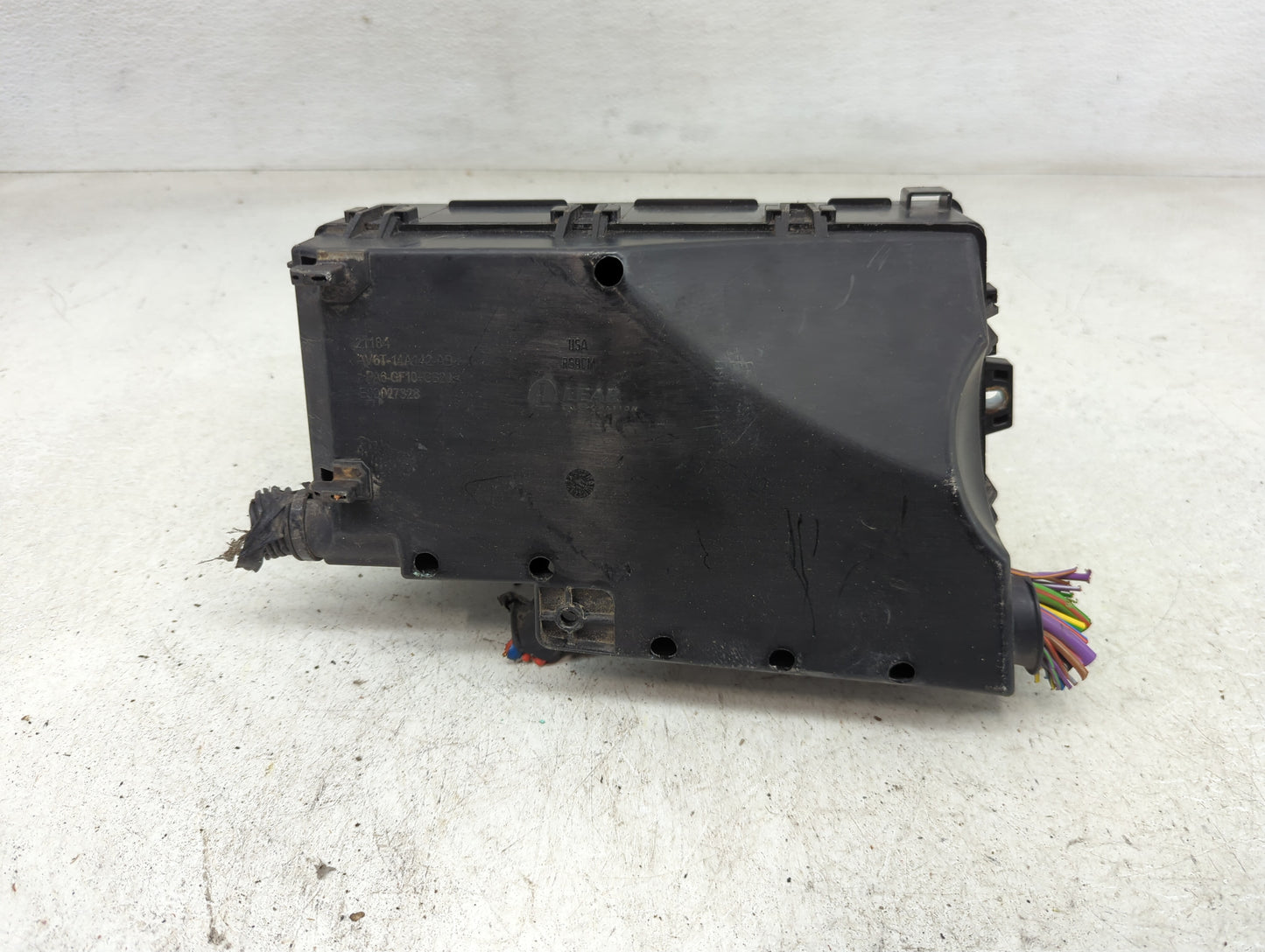 2017 Ford Escape Fusebox Fuse Box Panel Relay Module P/N:GJ7T-14A076-BA 19648 000 001, 21090 000 001, AV6T-14A142-AB Fits OE