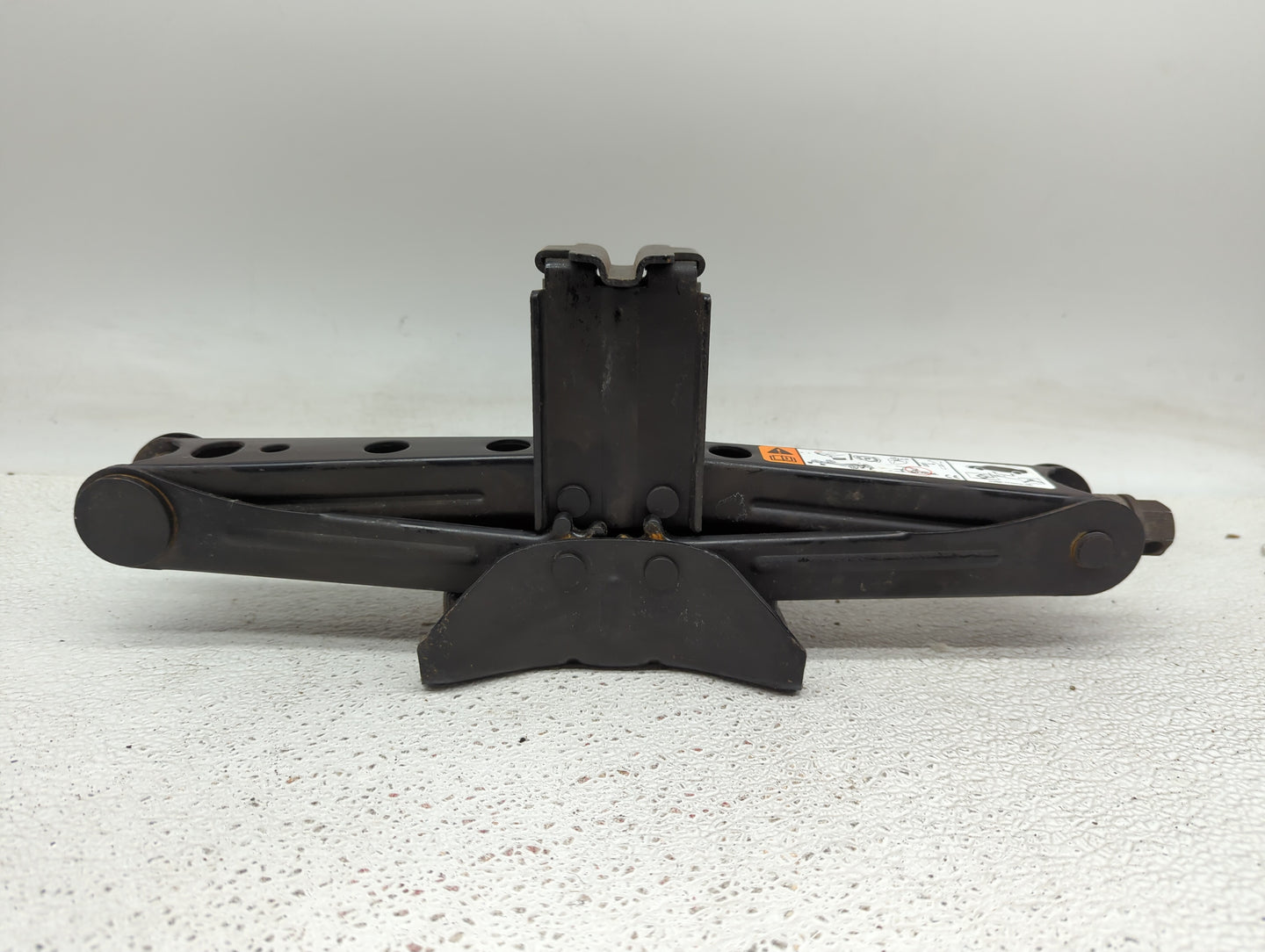 2017 Ford Escape Spare Scissor Car Jack - Oemusedautoparts1.com