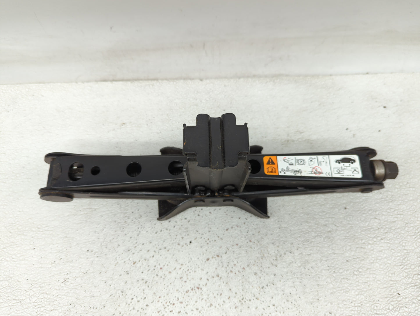 2017 Ford Escape Spare Scissor Car Jack - Oemusedautoparts1.com