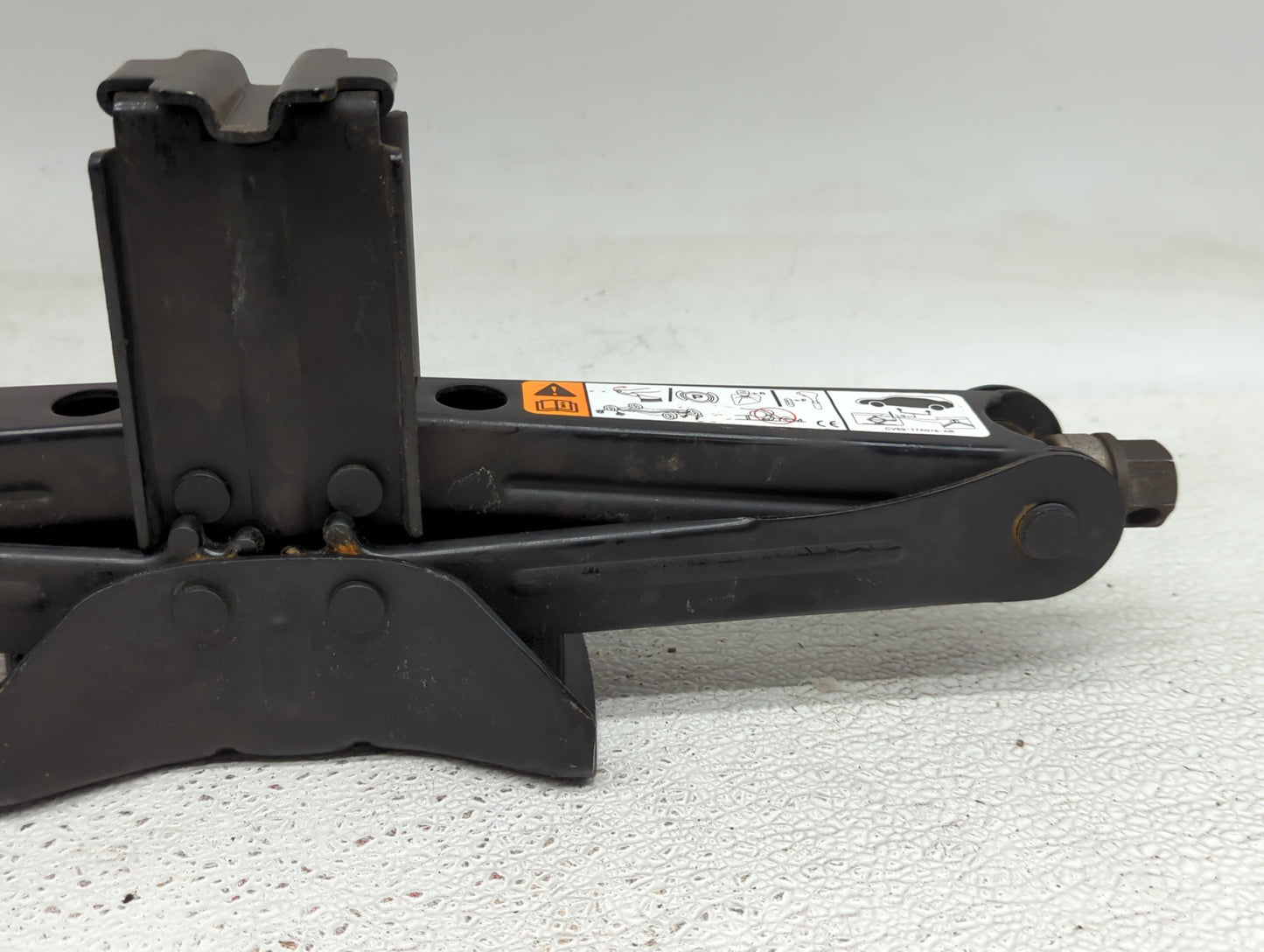 2017 Ford Escape Spare Scissor Car Jack - Oemusedautoparts1.com
