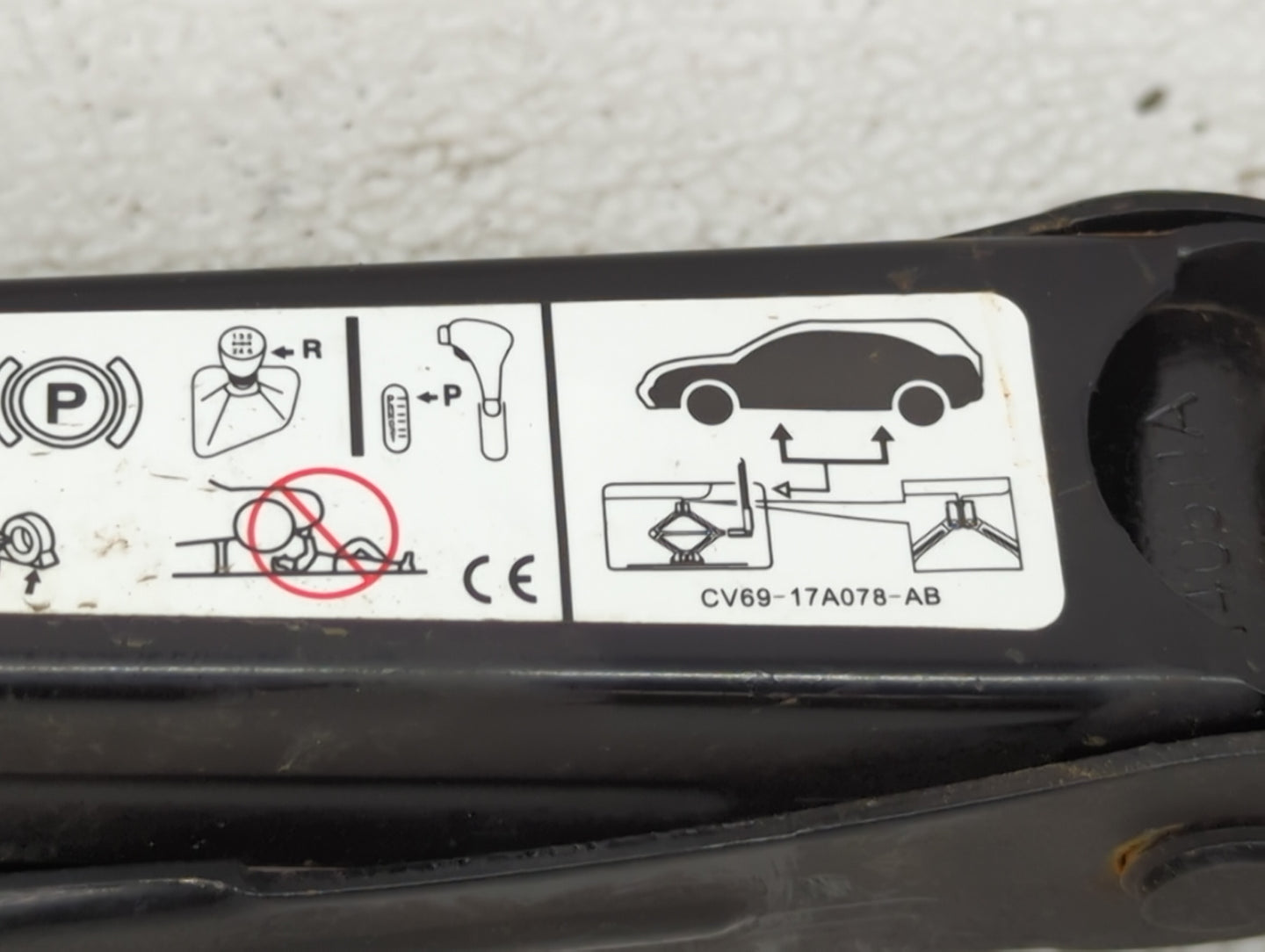 2017 Ford Escape Spare Scissor Car Jack - Oemusedautoparts1.com