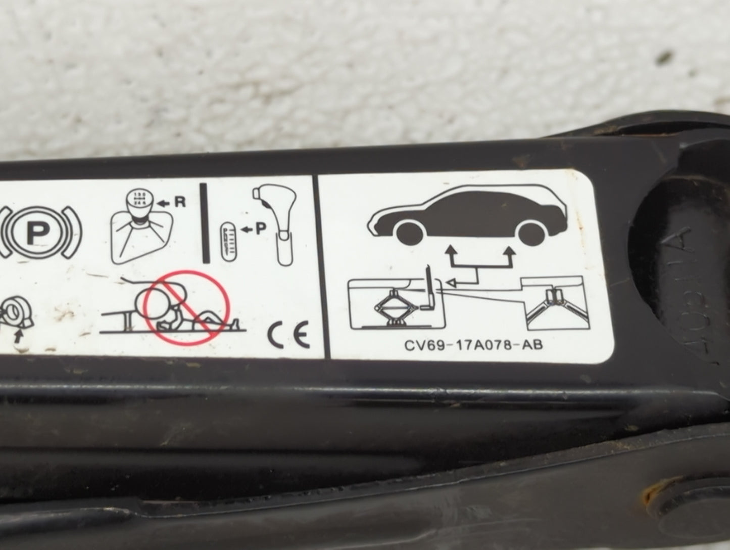 2017 Ford Escape Spare Scissor Car Jack - Oemusedautoparts1.com