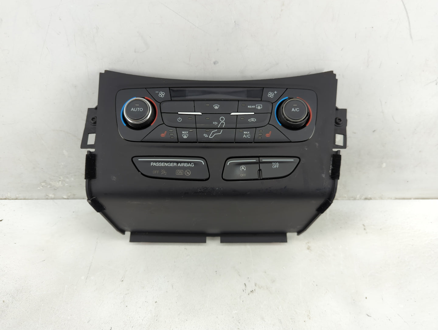 2017 Ford Escape Climate Control Module Temperature AC/Heater Replacement P/N:GJ5T-18C612-FA Fits OEM Used Auto Parts - Oemu