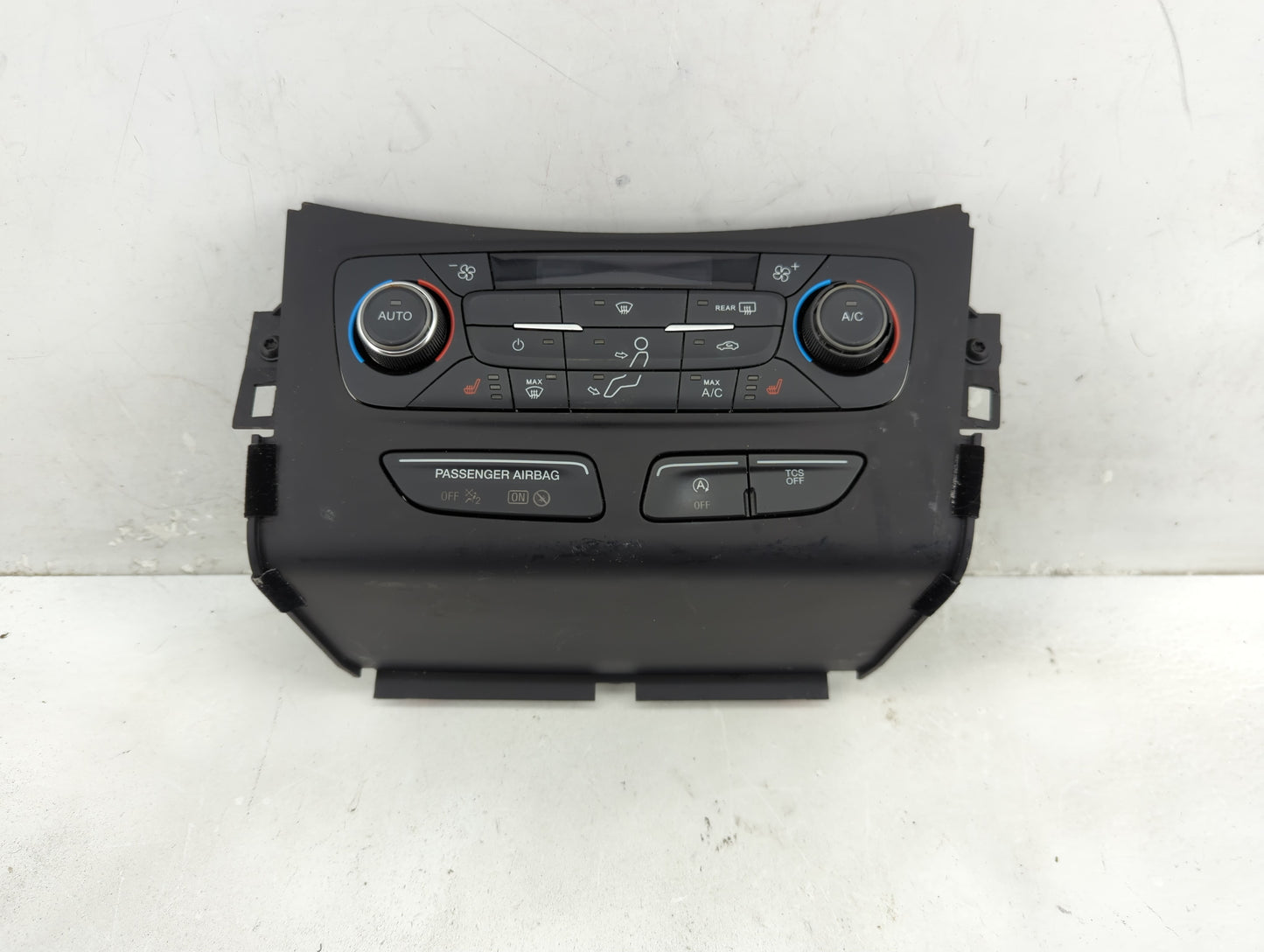 2017 Ford Escape Climate Control Module Temperature AC/Heater Replacement P/N:GJ5T-18C612-FA Fits OEM Used Auto Parts - Oemu