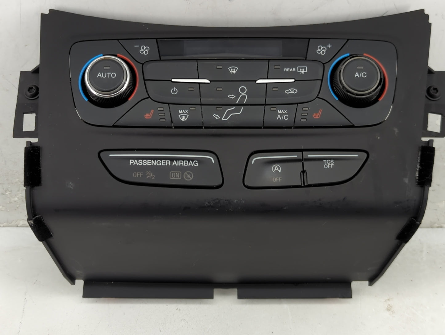 2017 Ford Escape Climate Control Module Temperature AC/Heater Replacement P/N:GJ5T-18C612-FA Fits OEM Used Auto Parts - Oemu