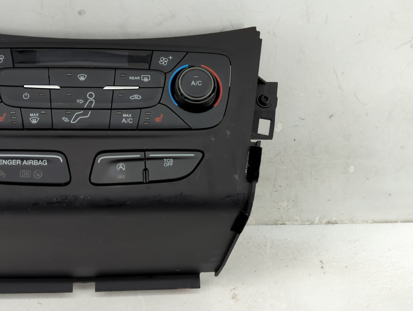 2017 Ford Escape Climate Control Module Temperature AC/Heater Replacement P/N:GJ5T-18C612-FA Fits OEM Used Auto Parts - Oemu