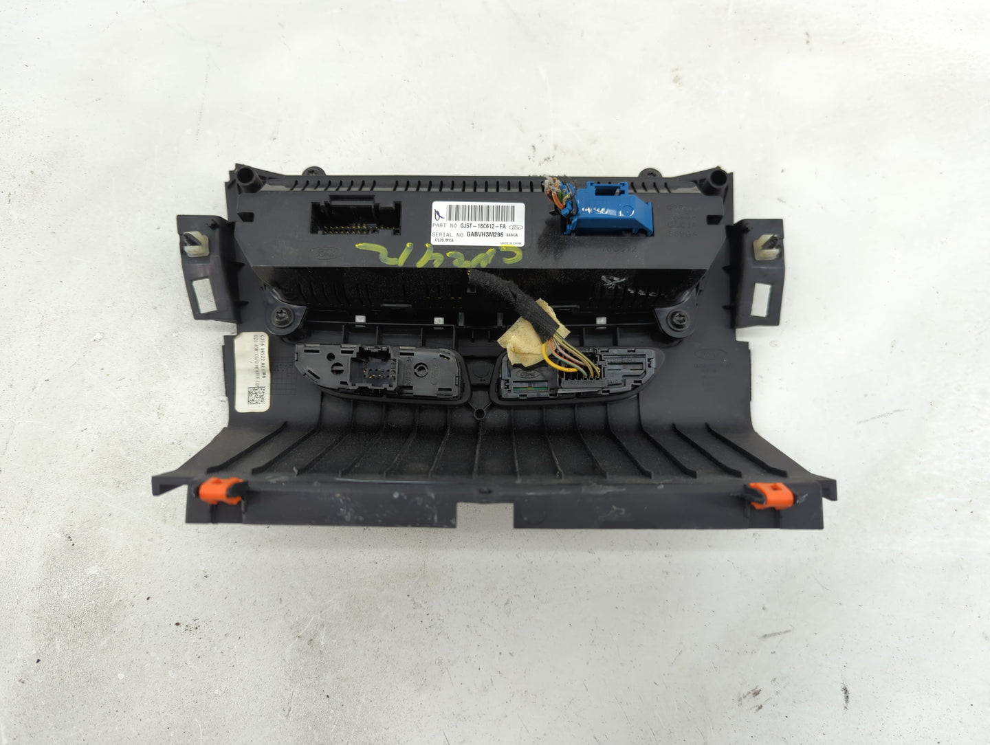2017 Ford Escape Climate Control Module Temperature AC/Heater Replacement P/N:GJ5T-18C612-FA Fits OEM Used Auto Parts - Oemu