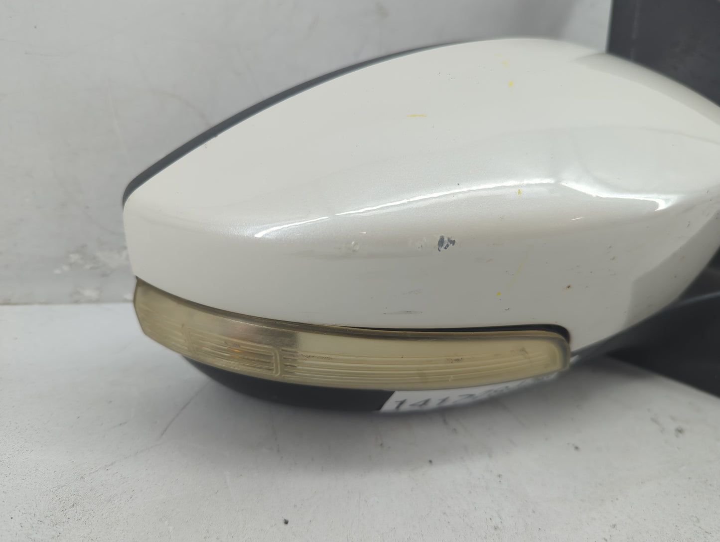 2017-2019 Ford Escape Passenger Side View Mirror - Right Door Mirror OEM Used - Oemusedautoparts1.com