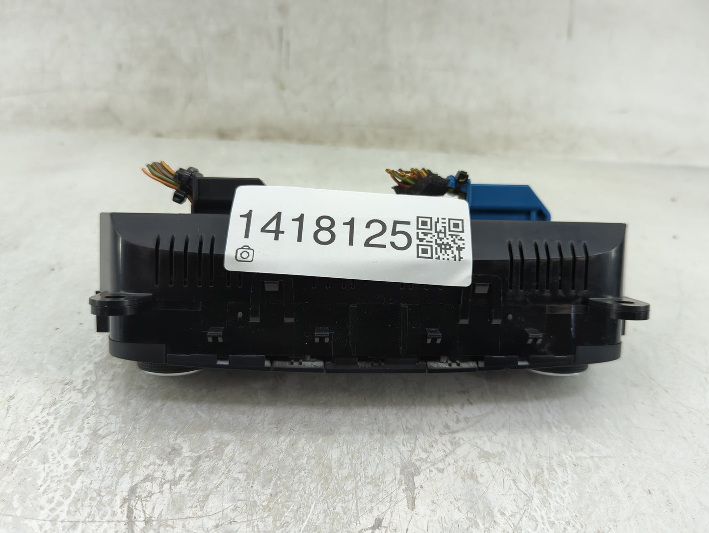 2017 Ford Escape Climate Control Module Temperature AC/Heater Replacement P/N:GJ5T-18C612-AC Fits OEM Used Auto Parts - Oemu