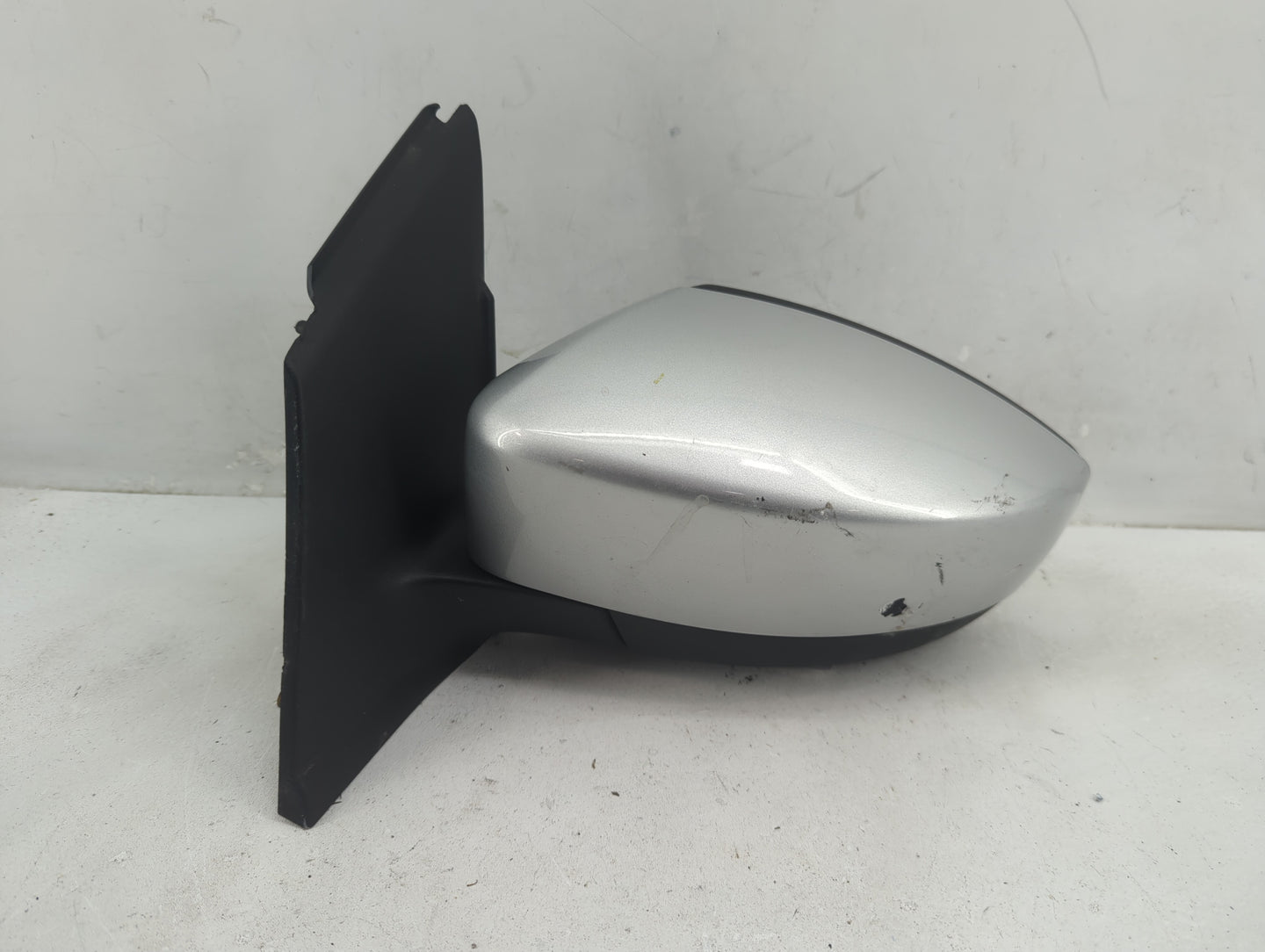 2017-2019 Ford Escape Driver Side View Mirror - Left Door Mirror OEM Used - Oemusedautoparts1.com