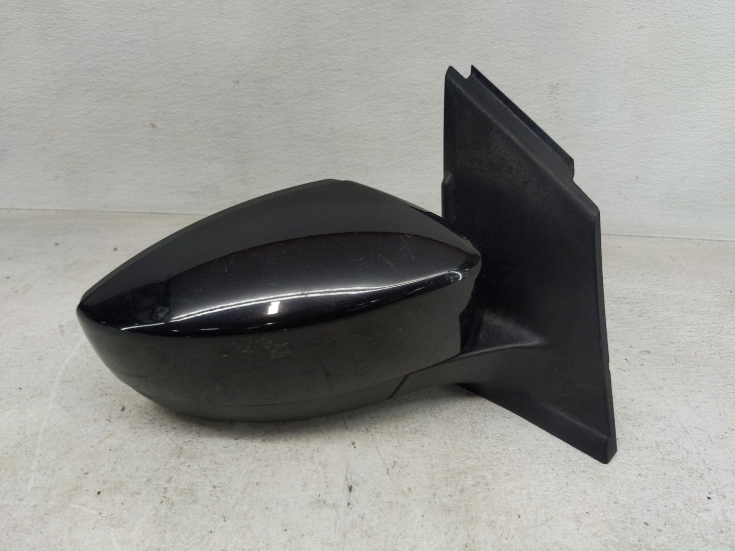 2017-2019 Ford Escape Passenger Side View Mirror - Right Door Mirror OEM Used - Oemusedautoparts1.com