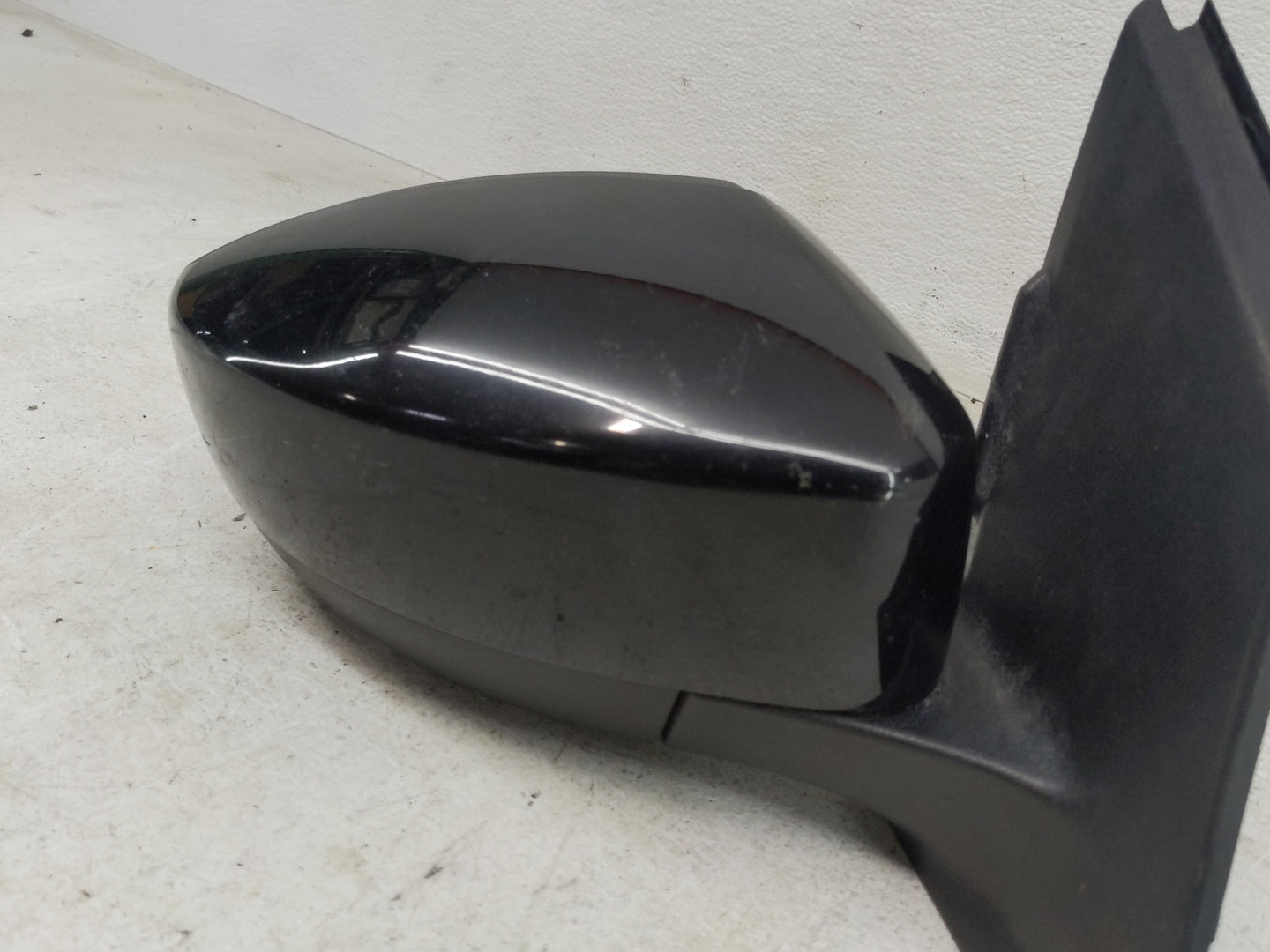 2017-2019 Ford Escape Passenger Side View Mirror - Right Door Mirror OEM Used - Oemusedautoparts1.com