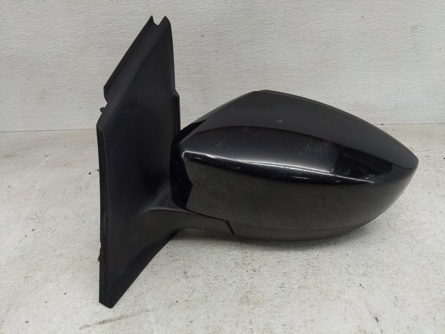 2017-2019 Ford Escape Driver Side View Mirror - Left Door Mirror OEM Used - Oemusedautoparts1.com