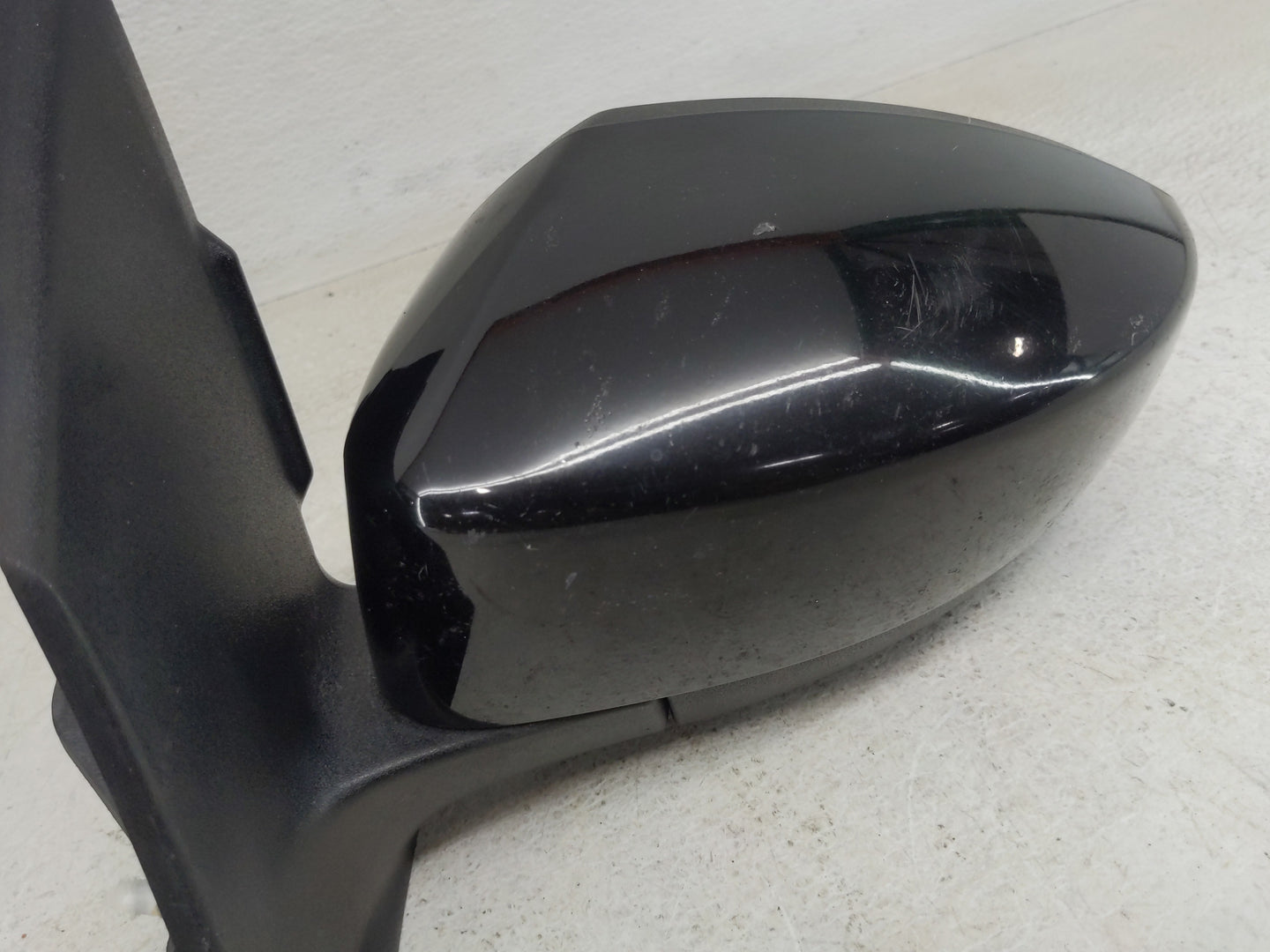 2017-2019 Ford Escape Driver Side View Mirror - Left Door Mirror OEM Used - Oemusedautoparts1.com