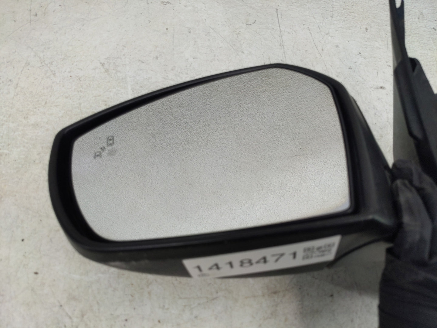 2017-2019 Ford Escape Driver Side View Mirror - Left Door Mirror OEM Used - Oemusedautoparts1.com