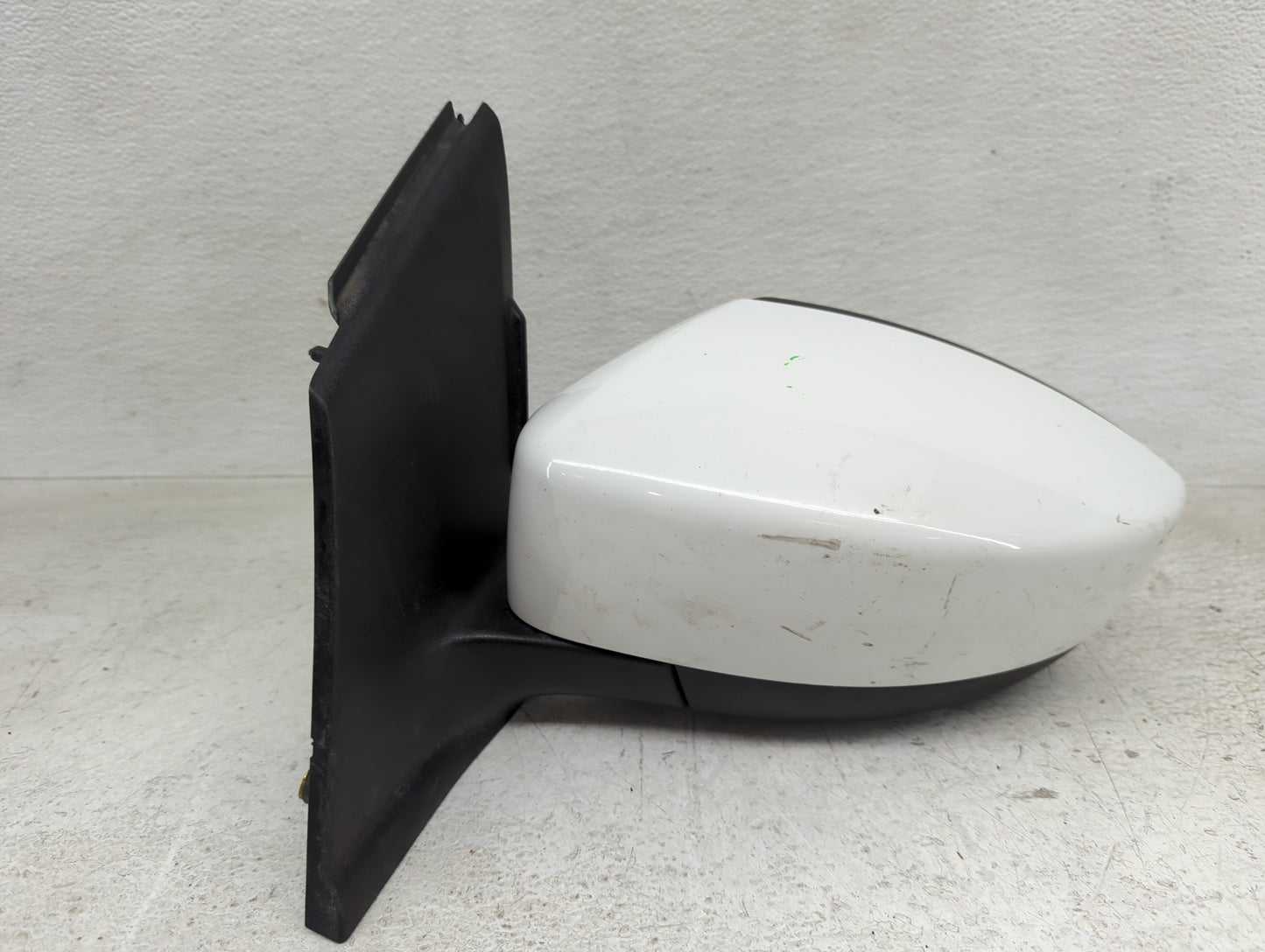 2017-2019 Ford Escape Driver Side View Mirror - Left Door Mirror OEM Used - Oemusedautoparts1.com