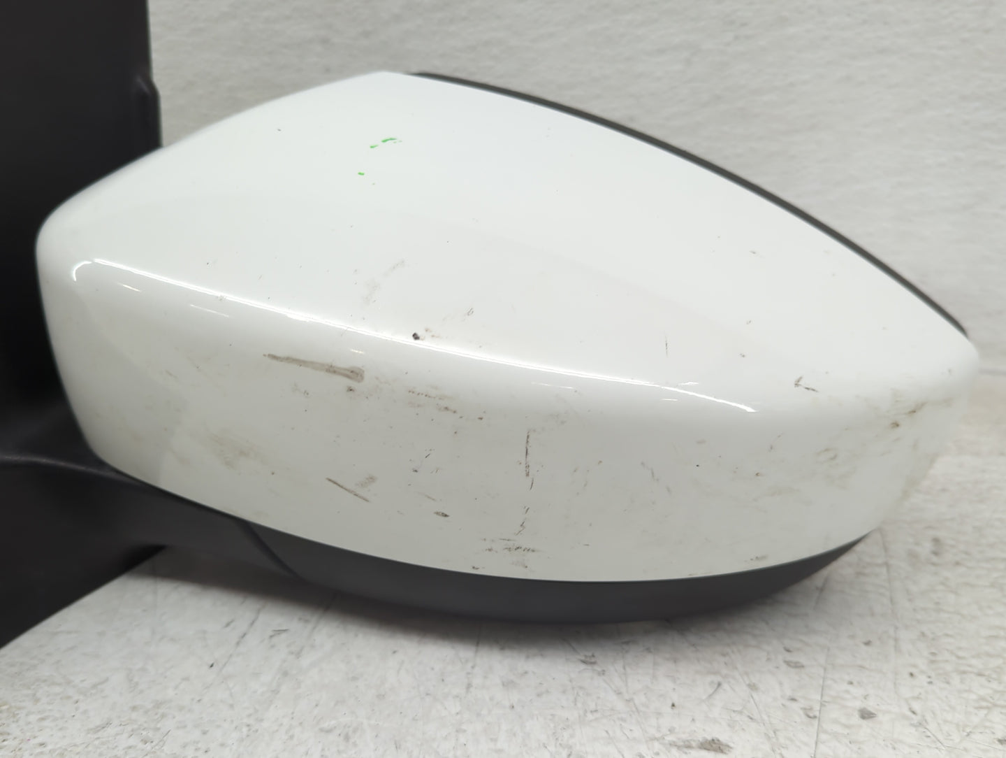 2017-2019 Ford Escape Driver Side View Mirror - Left Door Mirror OEM Used - Oemusedautoparts1.com