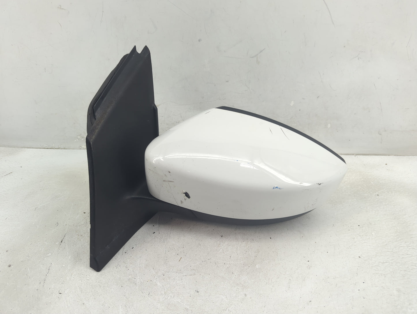 2017-2019 Ford Escape Driver Side View Mirror - Left Door Mirror OEM Used - Oemusedautoparts1.com