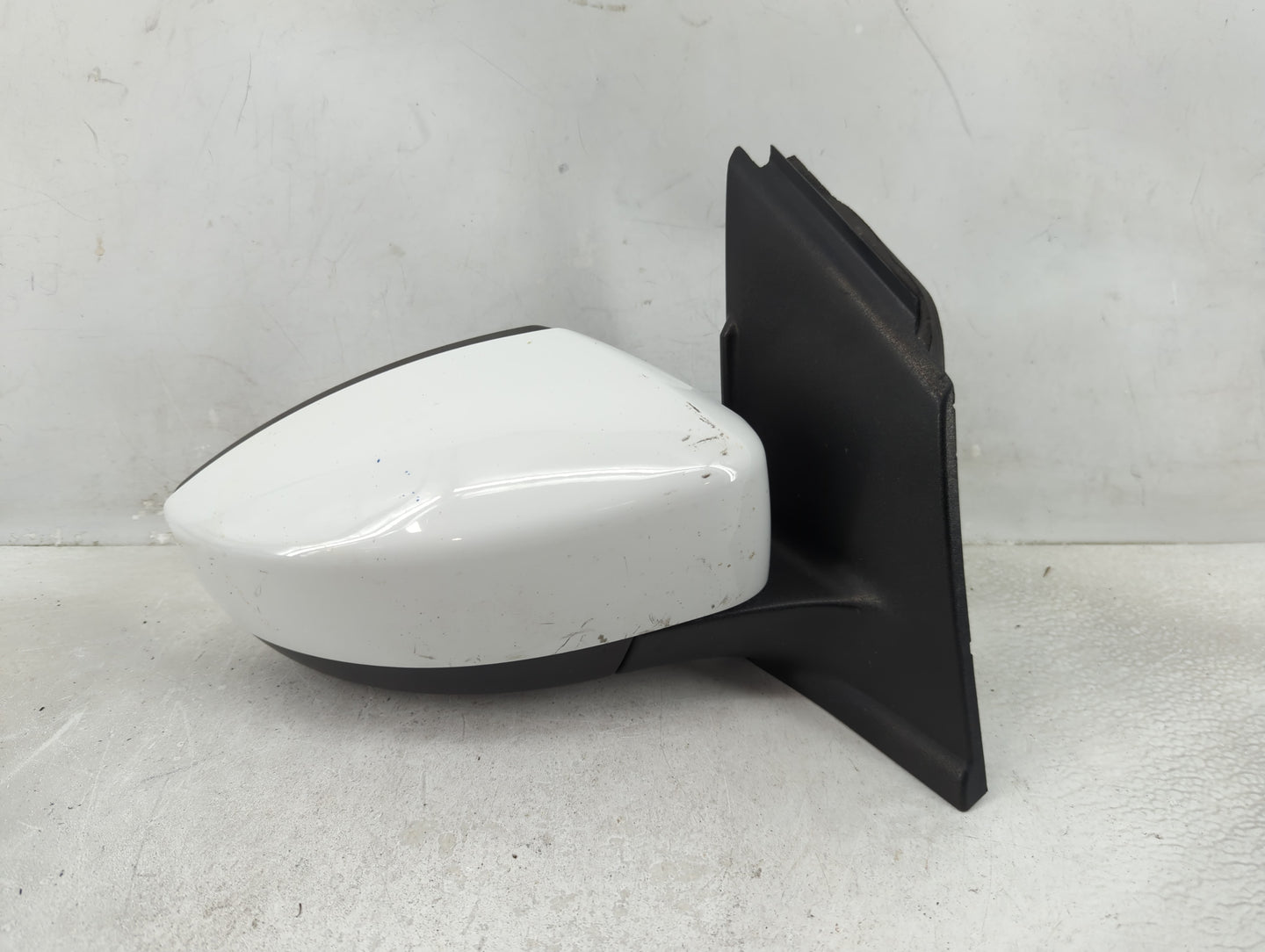 2017-2019 Ford Escape Passenger Side View Mirror - Right Door Mirror OEM Used - Oemusedautoparts1.com