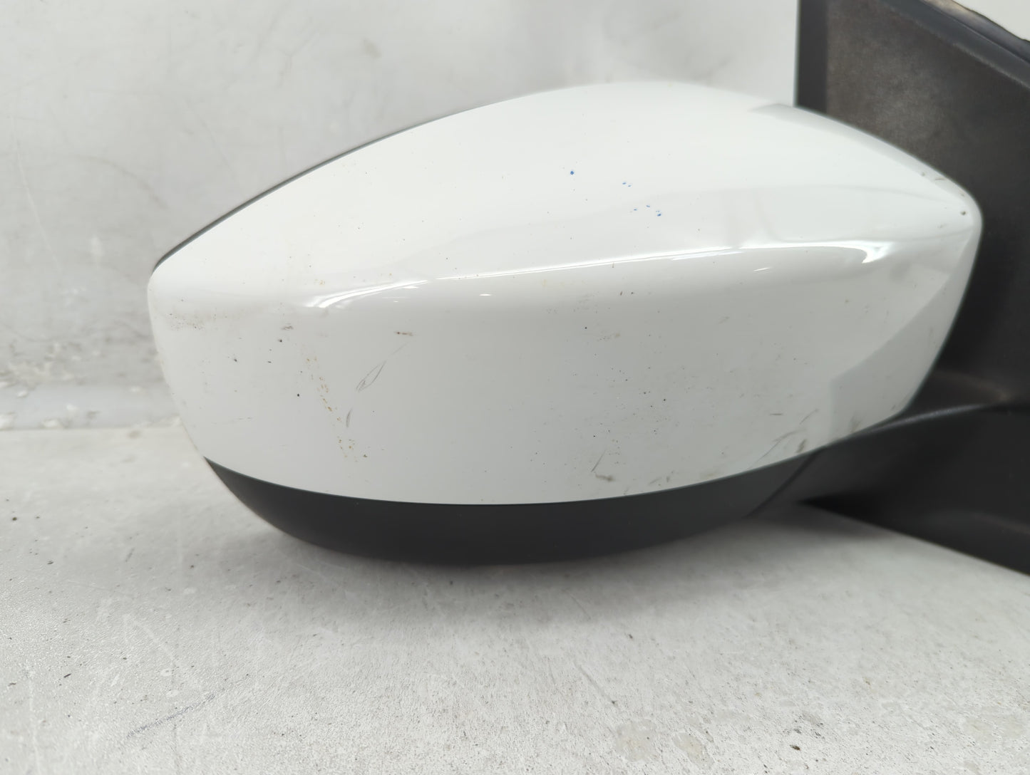 2017-2019 Ford Escape Passenger Side View Mirror - Right Door Mirror OEM Used - Oemusedautoparts1.com
