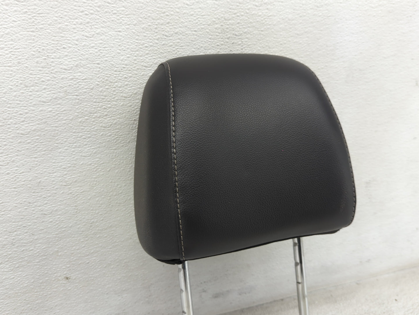 2017 Ford Escape Headrest Head Rest Front Driver Seat Black - Oemusedautoparts1.com