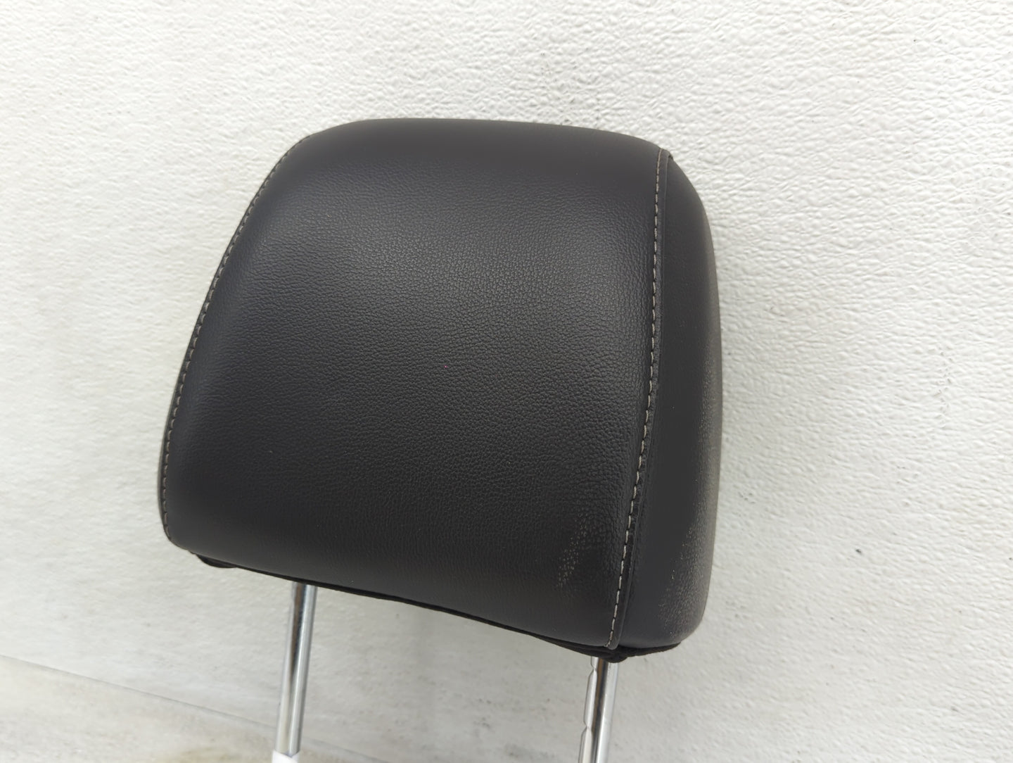 2017 Ford Escape Headrest Head Rest Front Driver Seat Black - Oemusedautoparts1.com