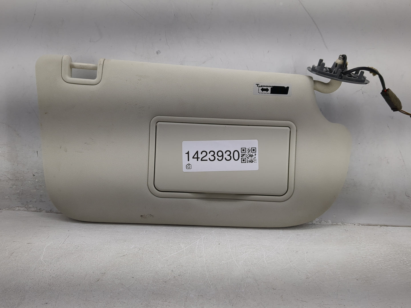 2013-2019 Ford Escape Sun Visor Shade Replacement Passenger Right Mirror Fits Fits 2013 2014 2015 2016 2017 2018 2019 OEM Us