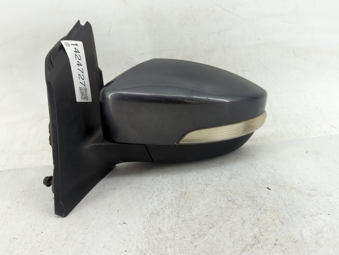 2017-2019 Ford Escape Driver Side View Mirror - Left Door Mirror OEM Used - Oemusedautoparts1.com