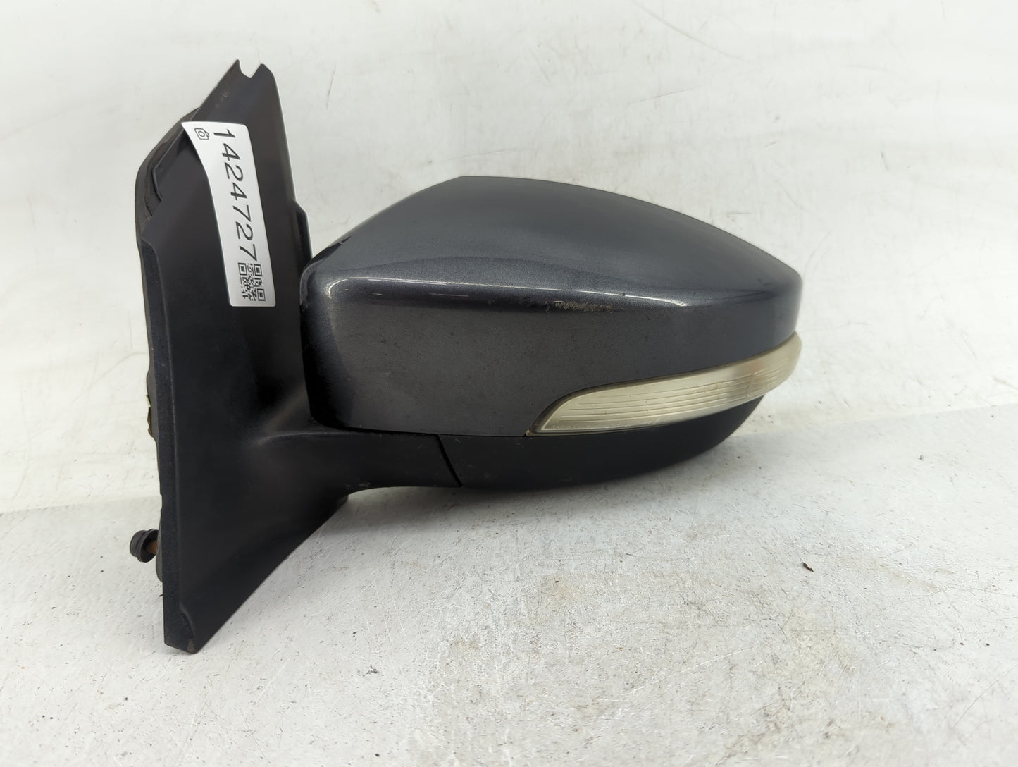 2017-2019 Ford Escape Driver Side View Mirror - Left Door Mirror OEM Used - Oemusedautoparts1.com