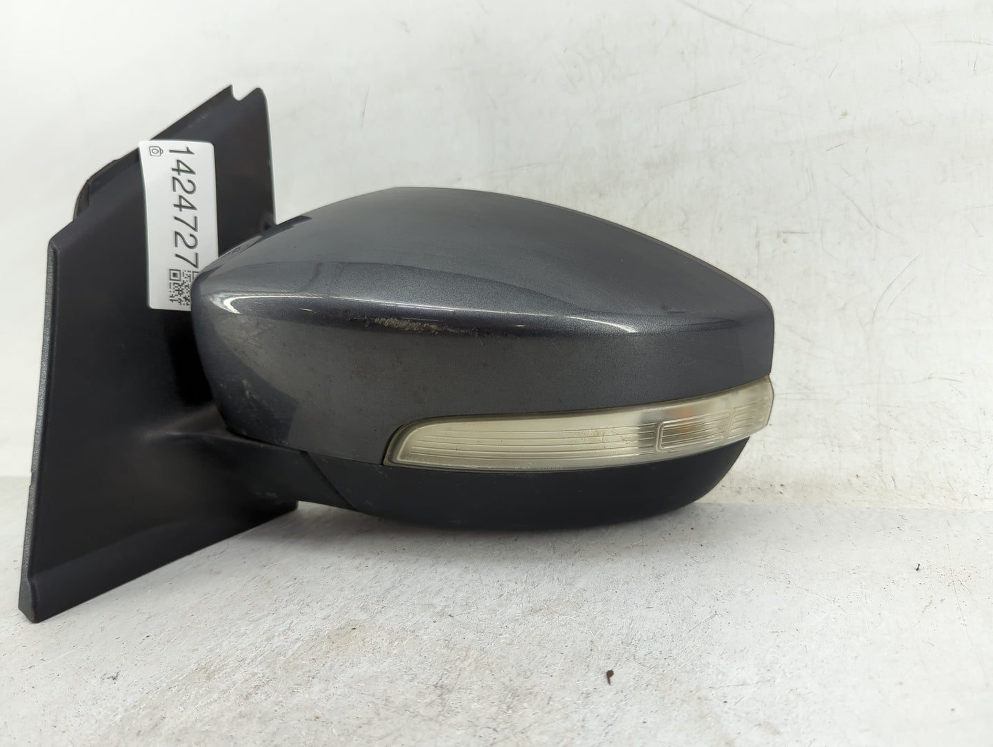 2017-2019 Ford Escape Driver Side View Mirror - Left Door Mirror OEM Used - Oemusedautoparts1.com