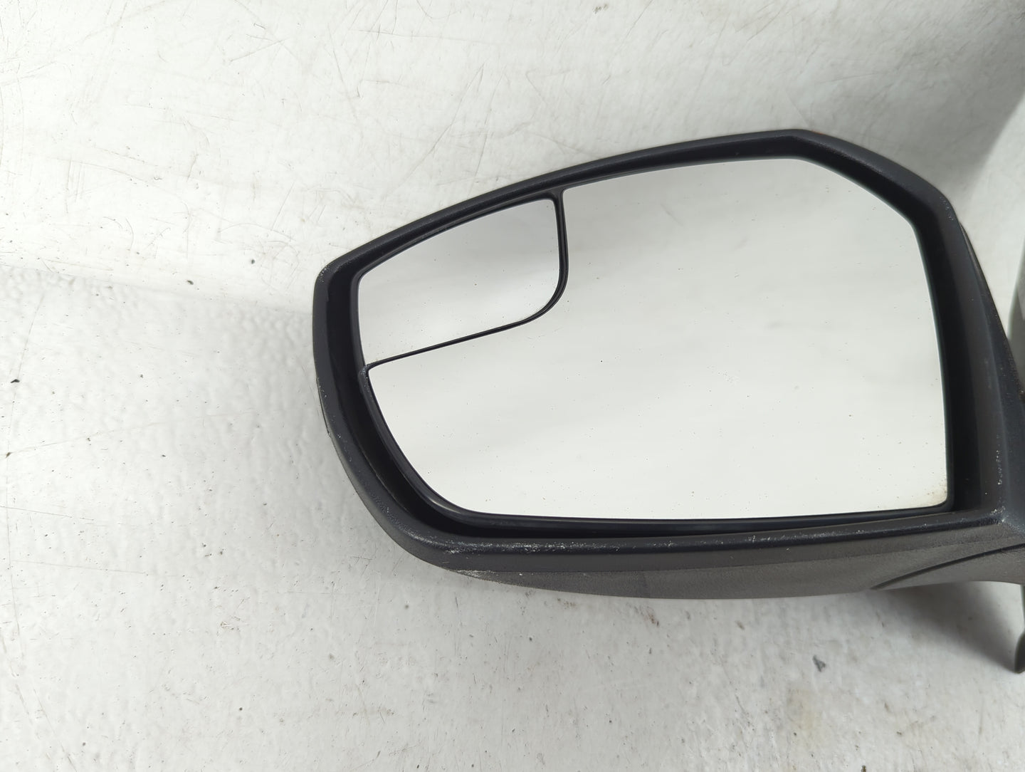2017-2019 Ford Escape Driver Side View Mirror - Left Door Mirror OEM Used - Oemusedautoparts1.com