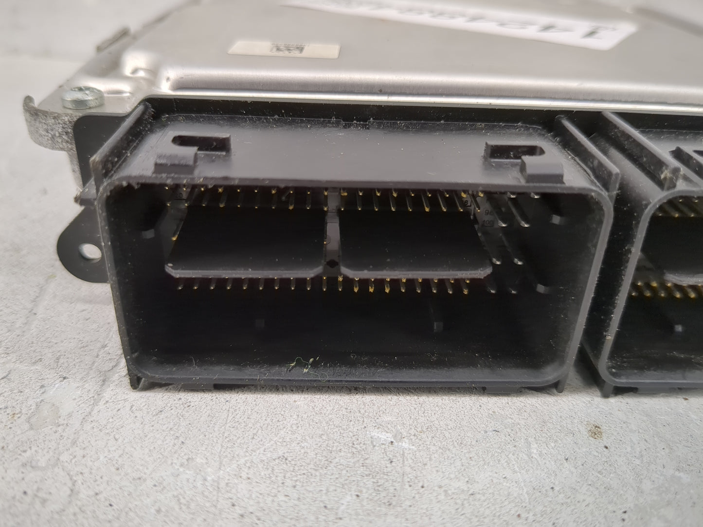 2017 Ford Escape PCM Engine Control Computer ECU ECM PCU OEM P/N:HJ5A-12A650-HA HS7A-12B684-JA Fits Fits 2018 2019 2020 OEM 