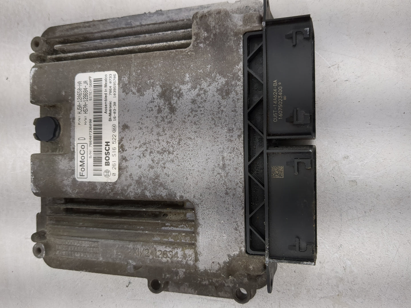 2017 Ford Escape PCM Engine Control Computer ECU ECM PCU OEM P/N:HJ5A-12A650-HA HS7A-12B684-JA Fits Fits 2018 2019 2020 OEM 