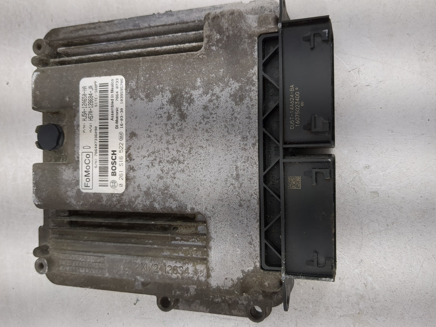 2017 Ford Escape PCM Engine Control Computer ECU ECM PCU OEM P/N:HJ5A-12A650-HA HS7A-12B684-JA Fits Fits 2018 2019 2020 OEM 