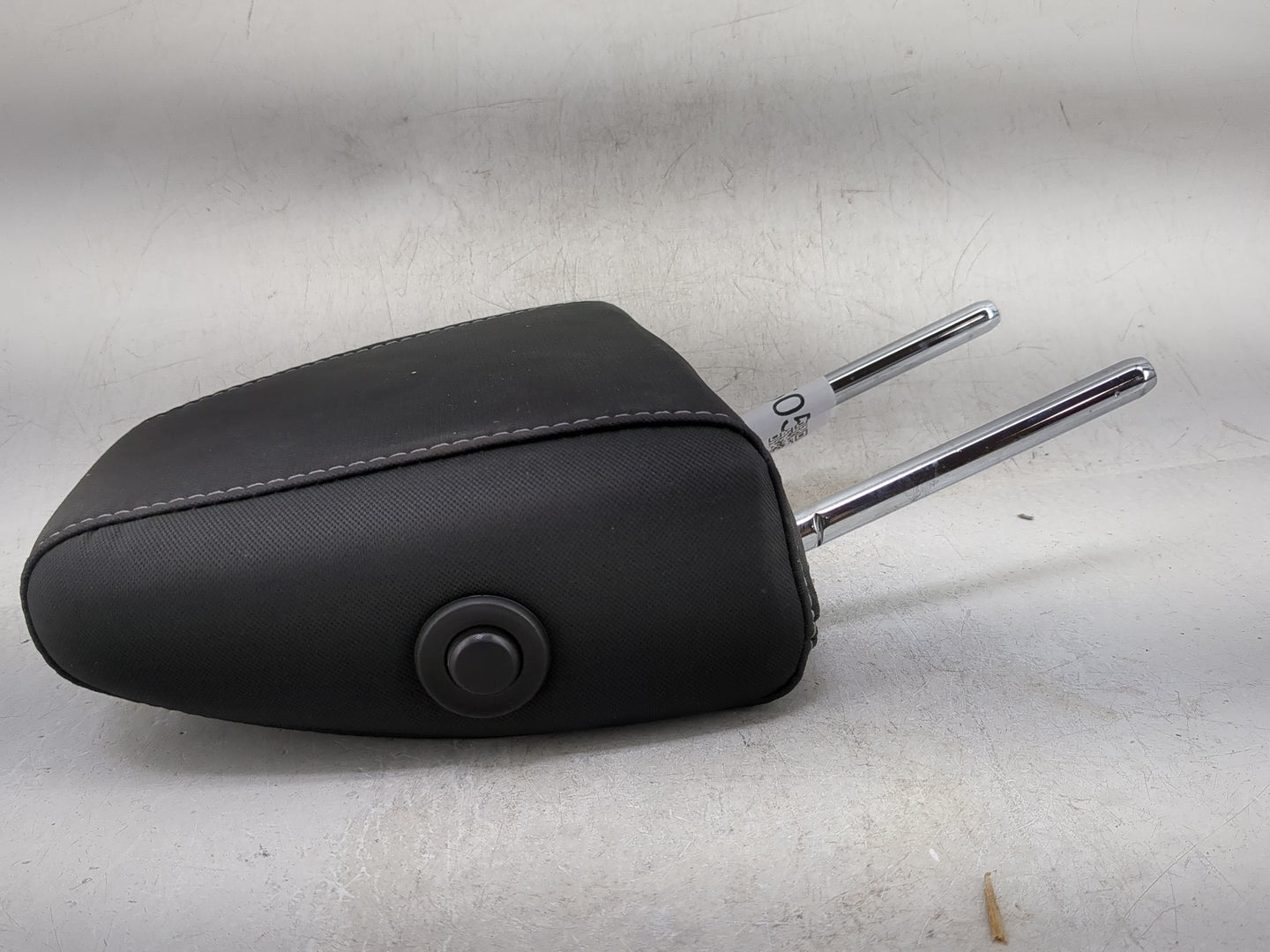 2016-2019 Ford Escape Headrest Head Rest Rear Seat Fits Fits 2016 2017 2018 2019 OEM Used Auto Parts - Oemusedautoparts1.com