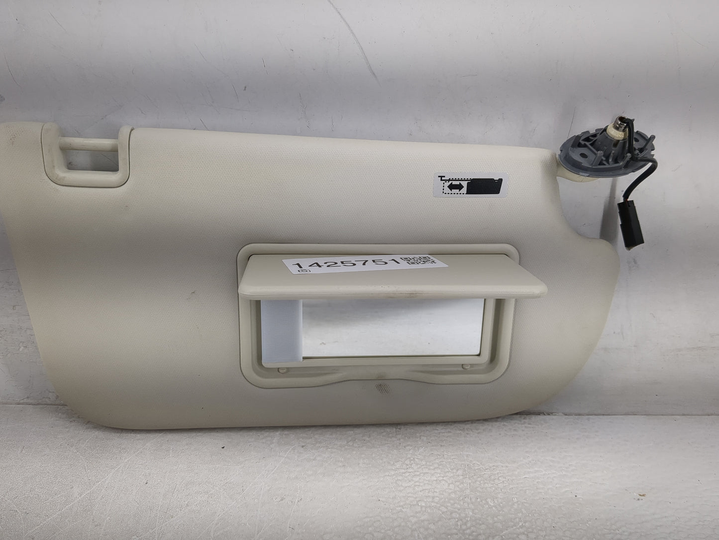 2013-2019 Ford Escape Sun Visor Shade Replacement Passenger Right Mirror Fits Fits 2013 2014 2015 2016 2017 2018 2019 OEM Us